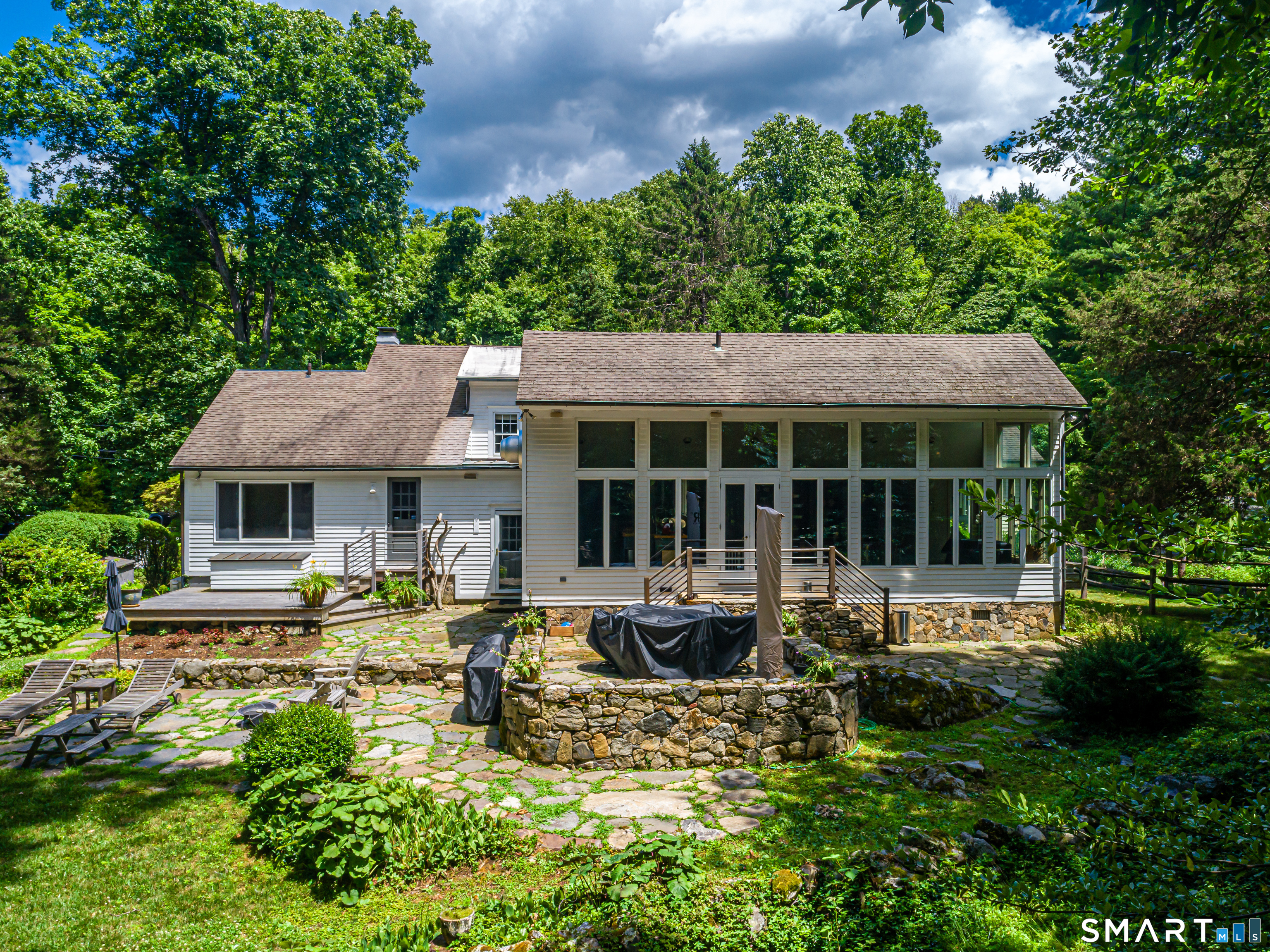896 Westport Road Property Photo 32