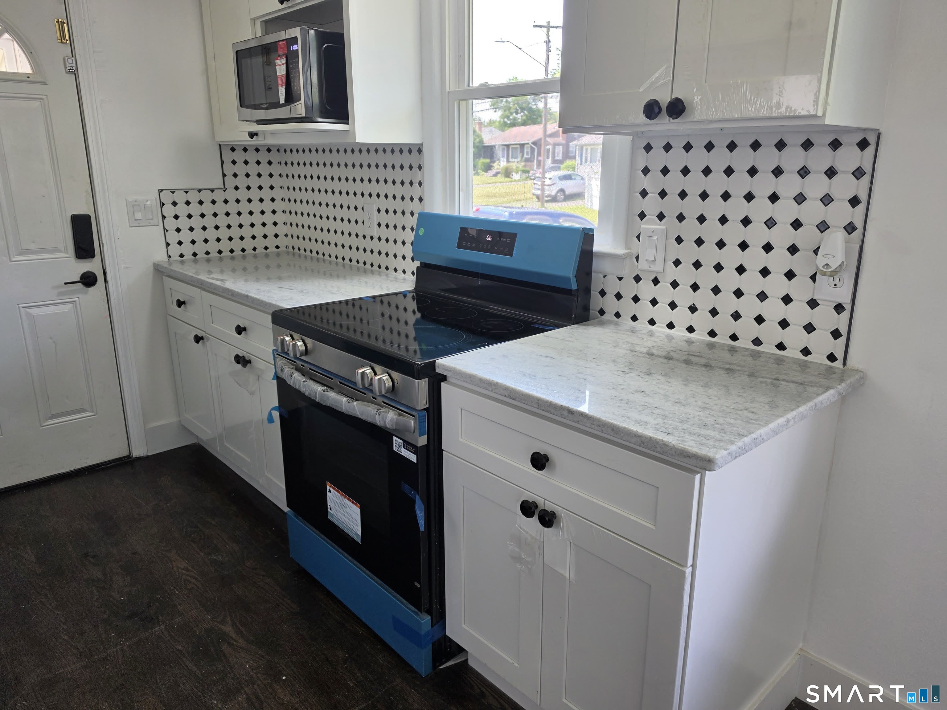 6 Devens Street Property Photo 16