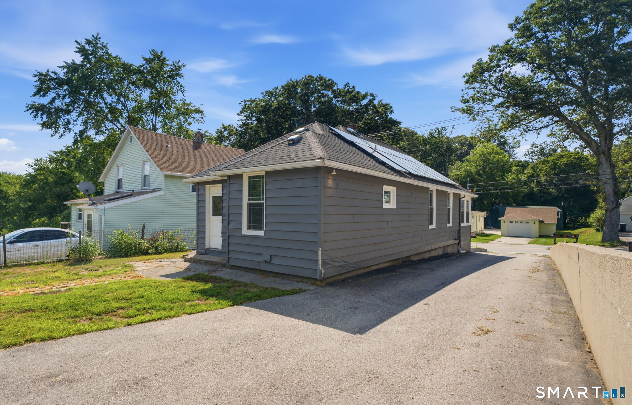 380 Burnham South Highway Property Photo 5