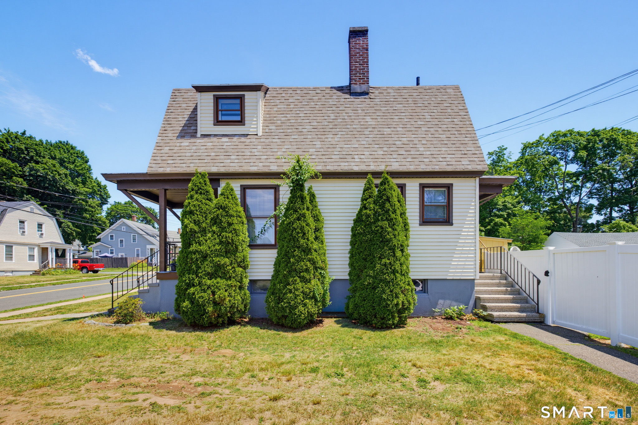 154 Cooper Hill 154 Street Property Photo 4