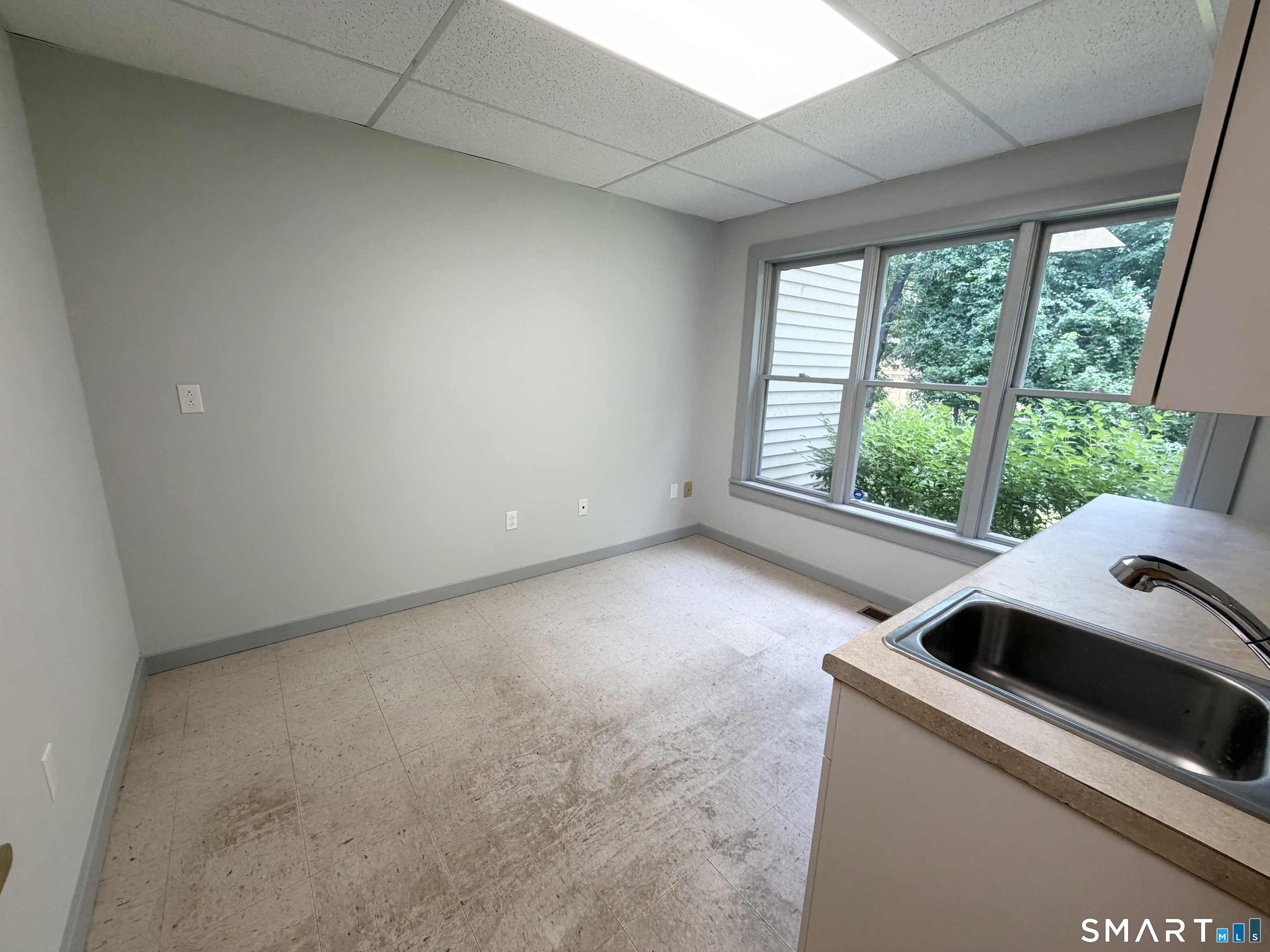 6 Ledgebrook B Drive Property Photo 7