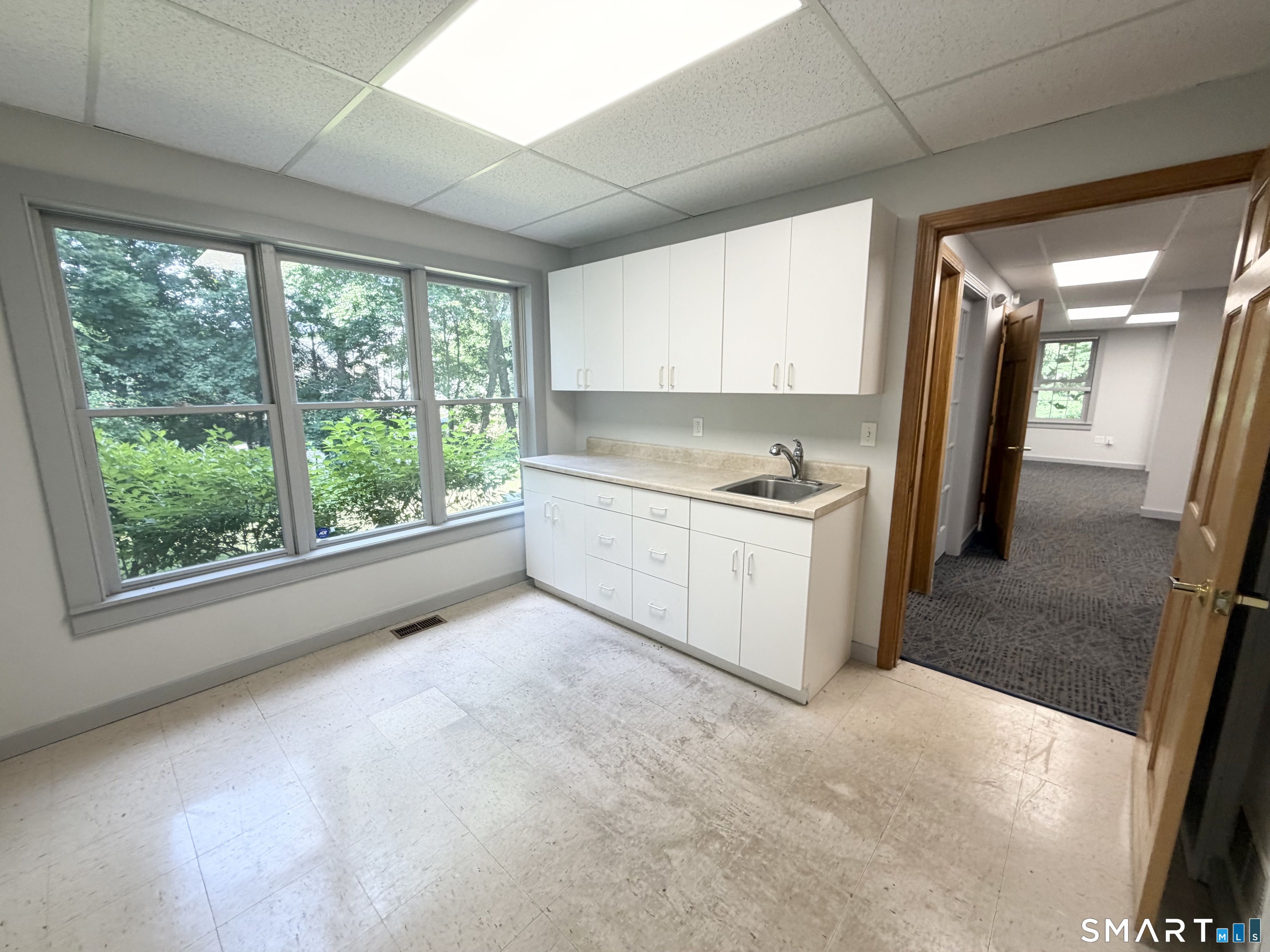 6 Ledgebrook B Drive Property Photo 8