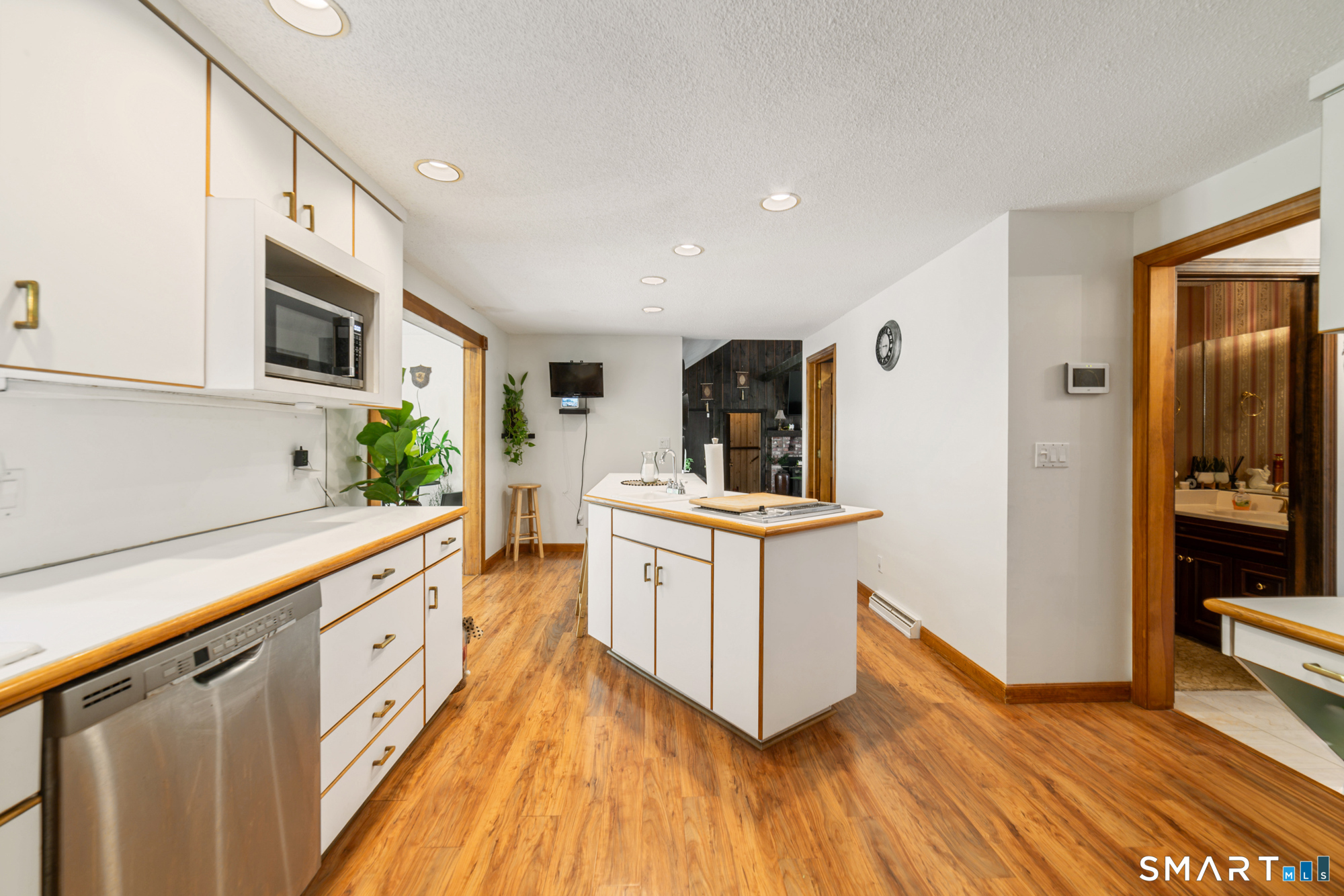 100 Blue Trail Property Photo 12