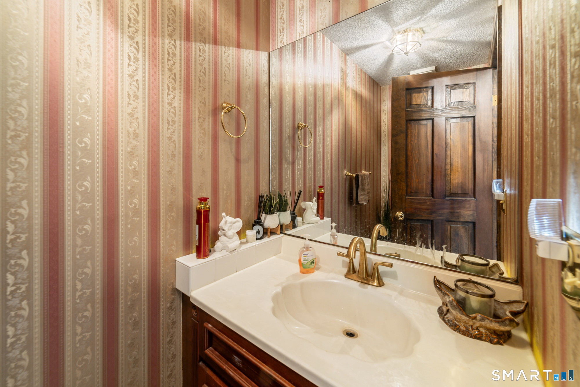 100 Blue Trail Property Photo 14