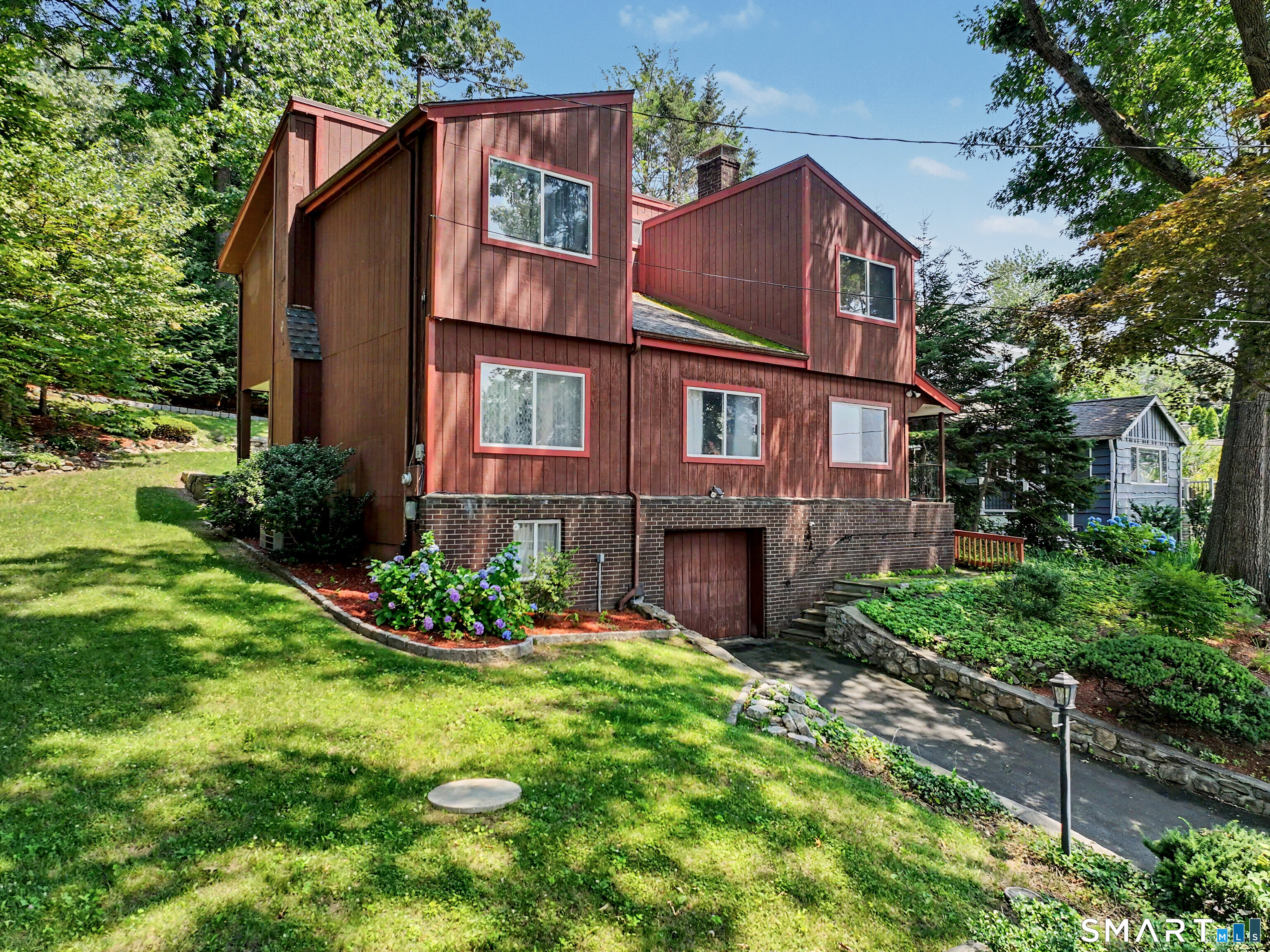 59 Lake Shore South Drive Property Photo 1