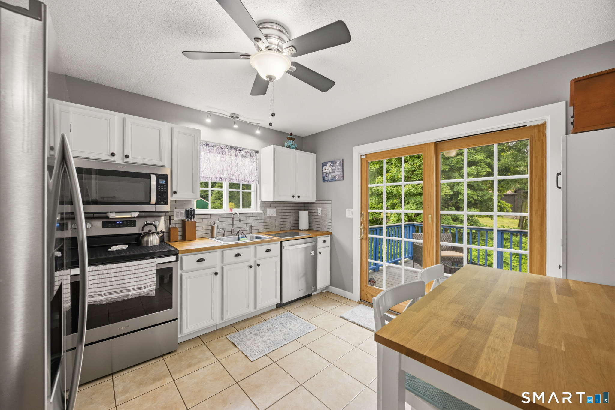 19 Lake Avenue Property Photo 3