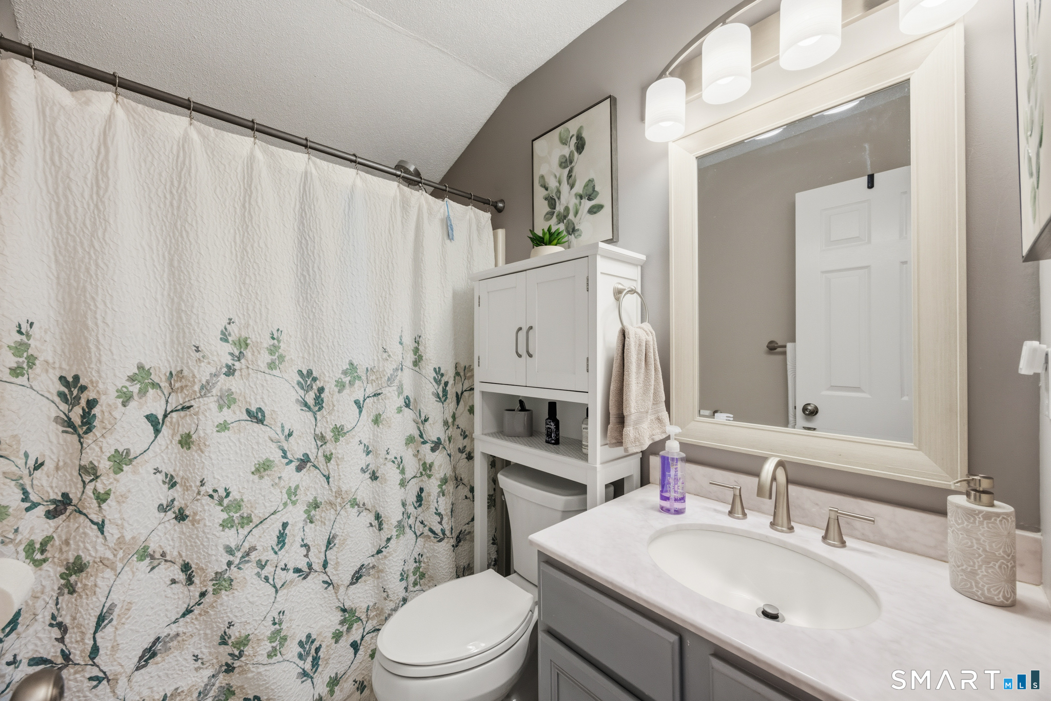 19 Lake Avenue Property Photo 16