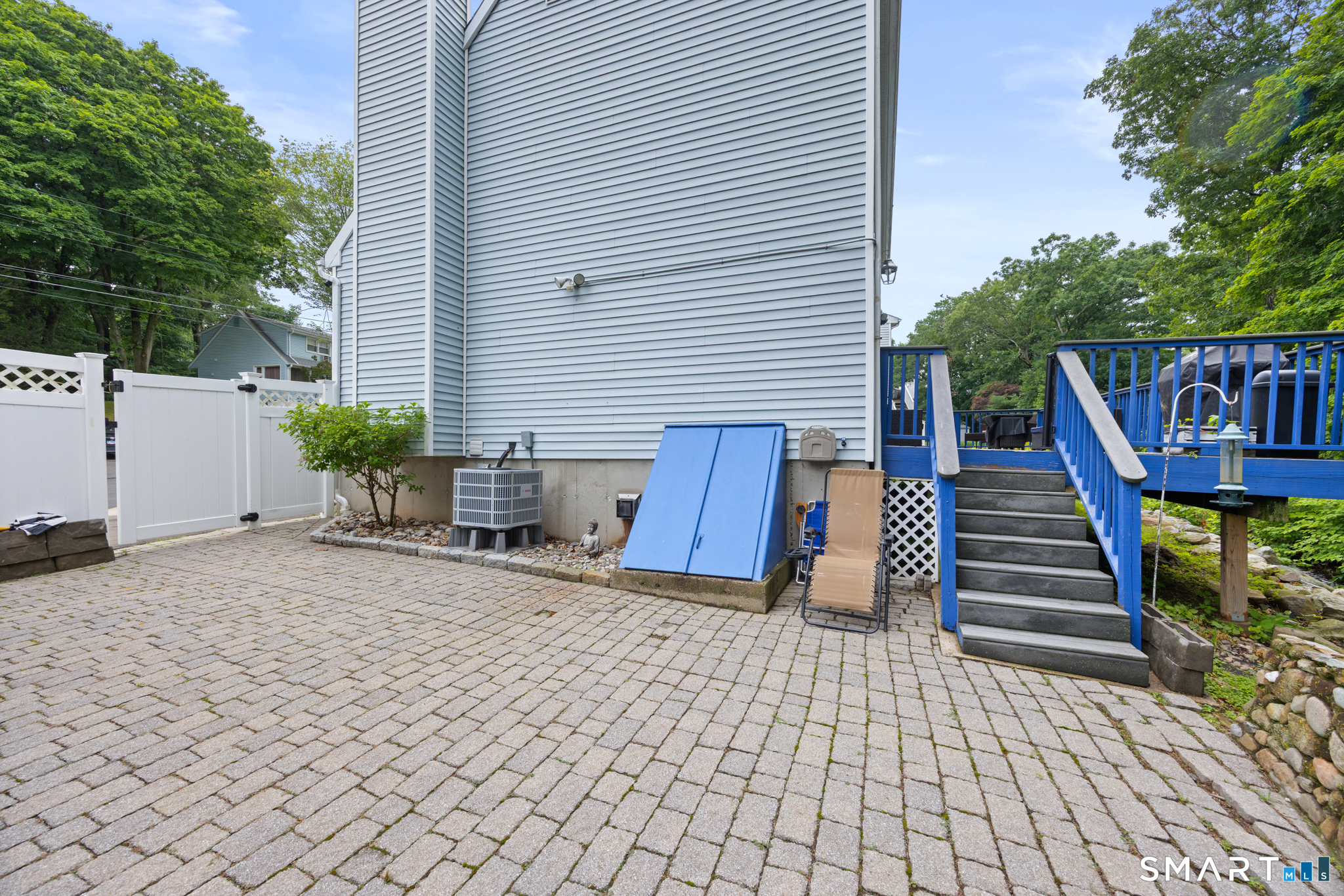 19 Lake Avenue Property Photo 27