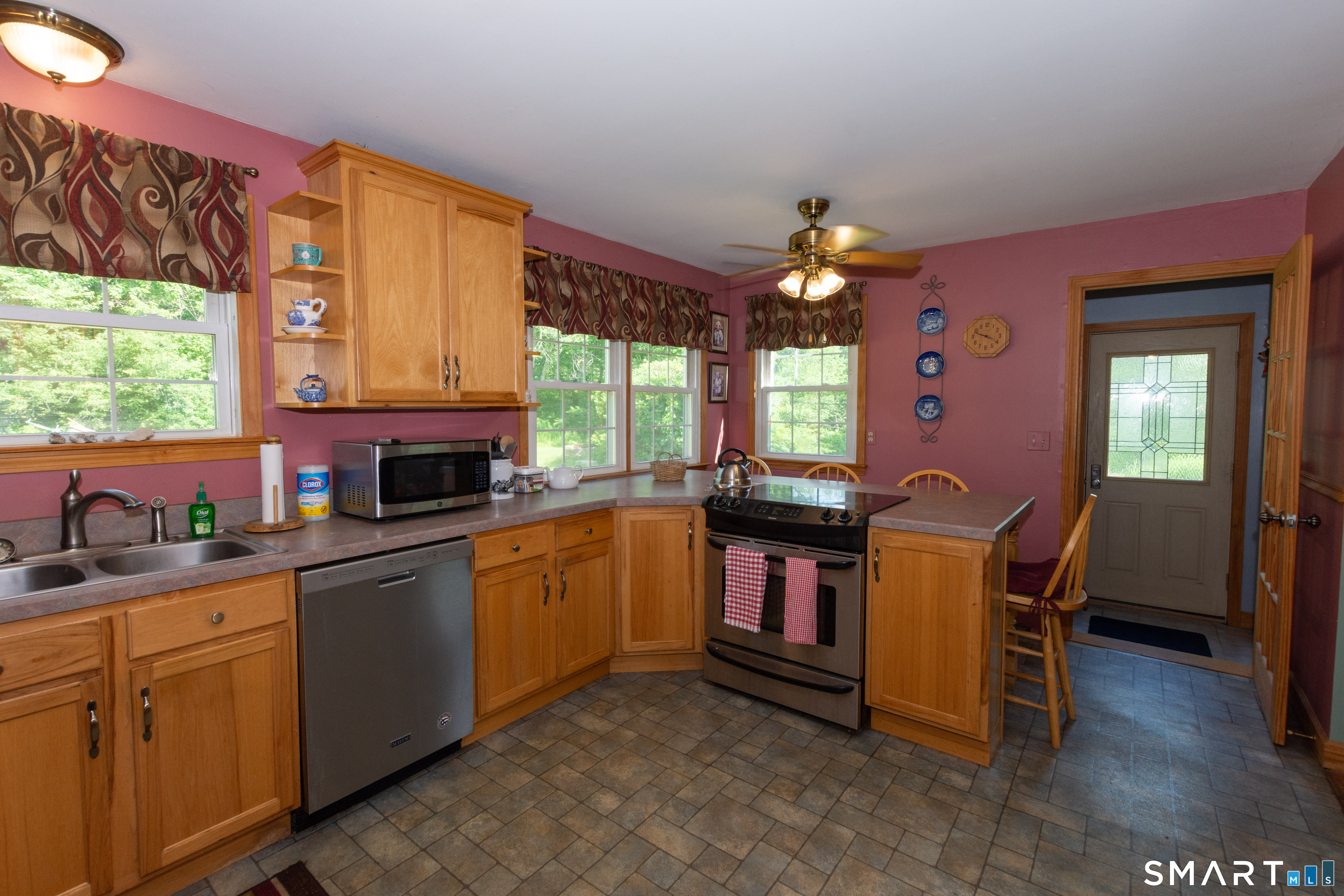 107 Society North Road Property Photo 5