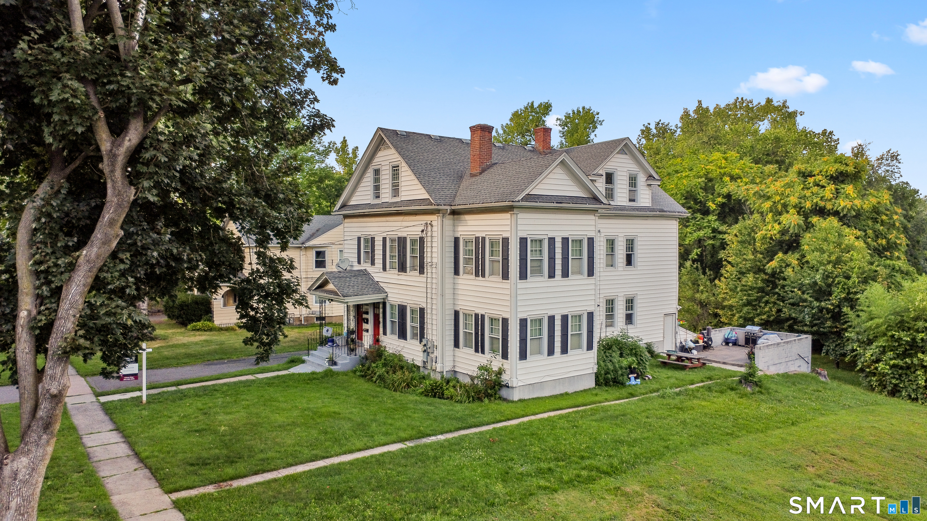 480-482 Hartford Avenue Property Photo 1