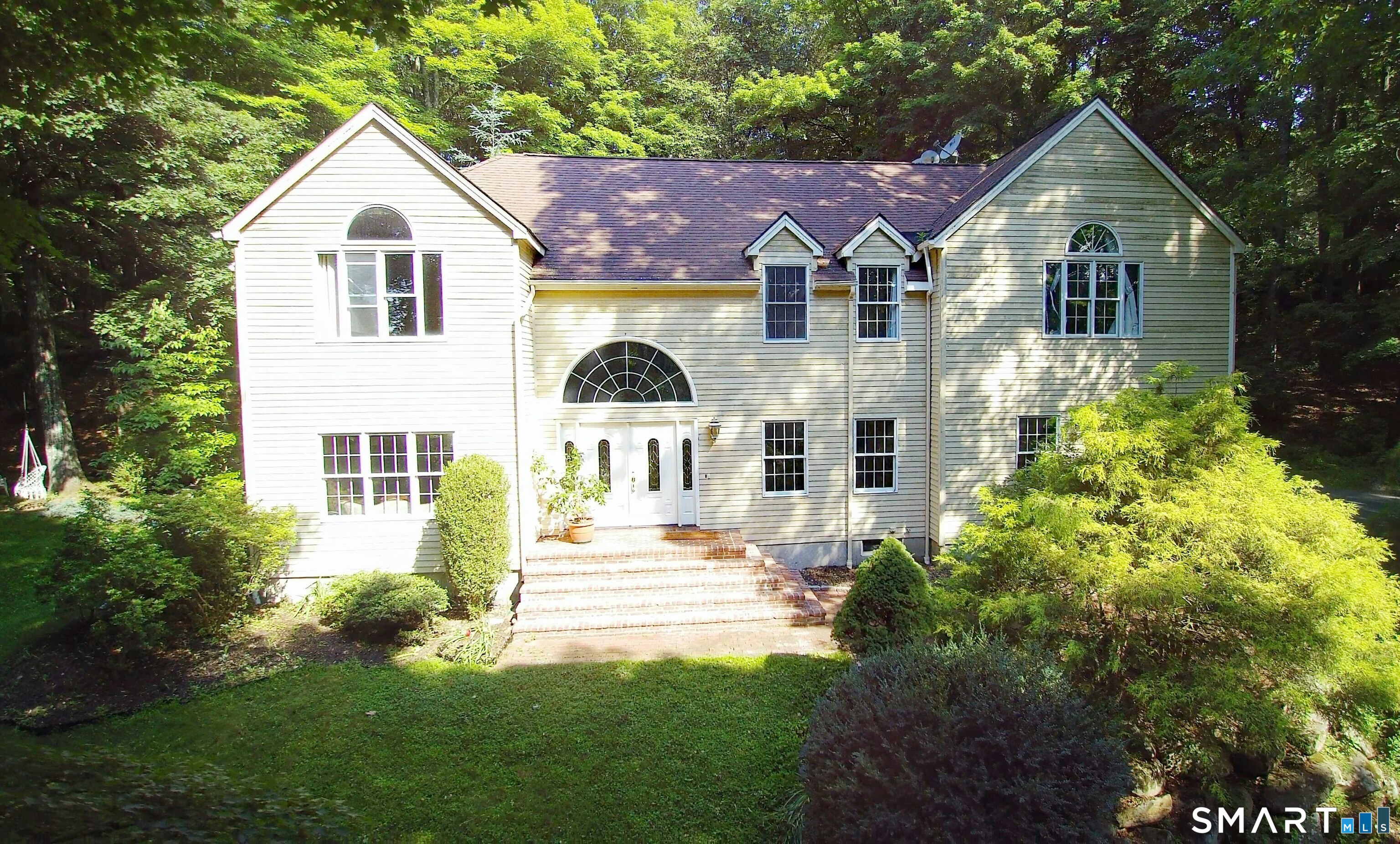 123a Peaceable Street Property Photo 1