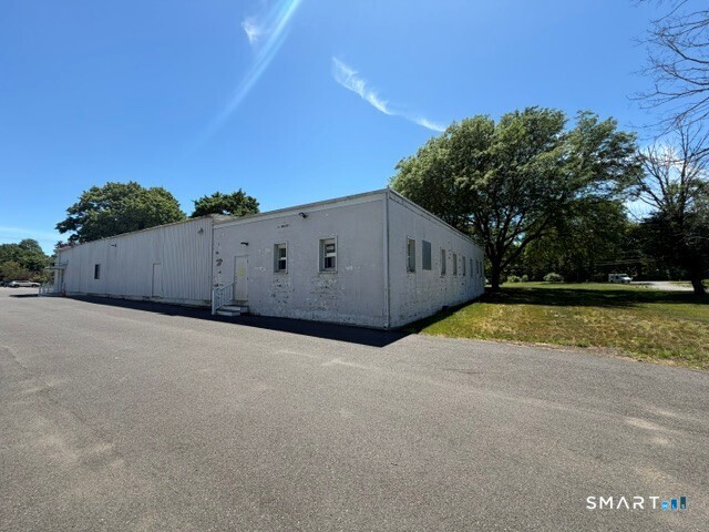 5 Lunar Drive Property Photo 3