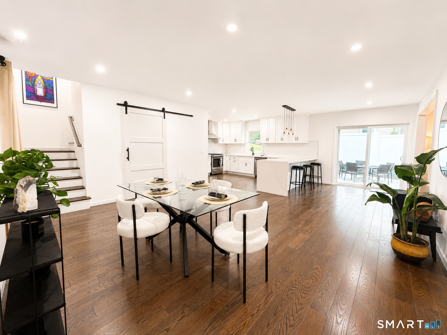 198 Castle Avenue Property Photo 3