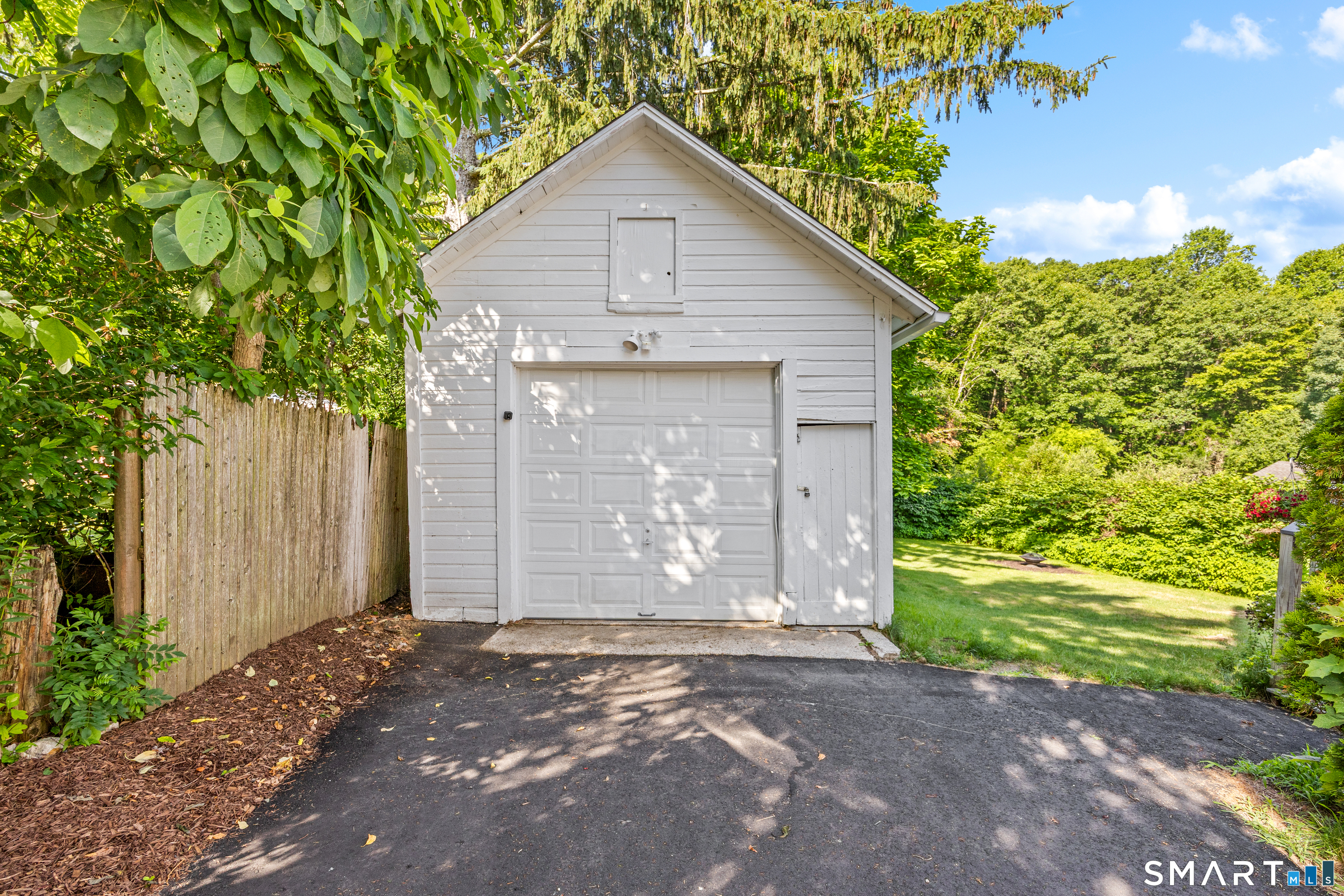 52 Pond Meadow Road Property Photo 4