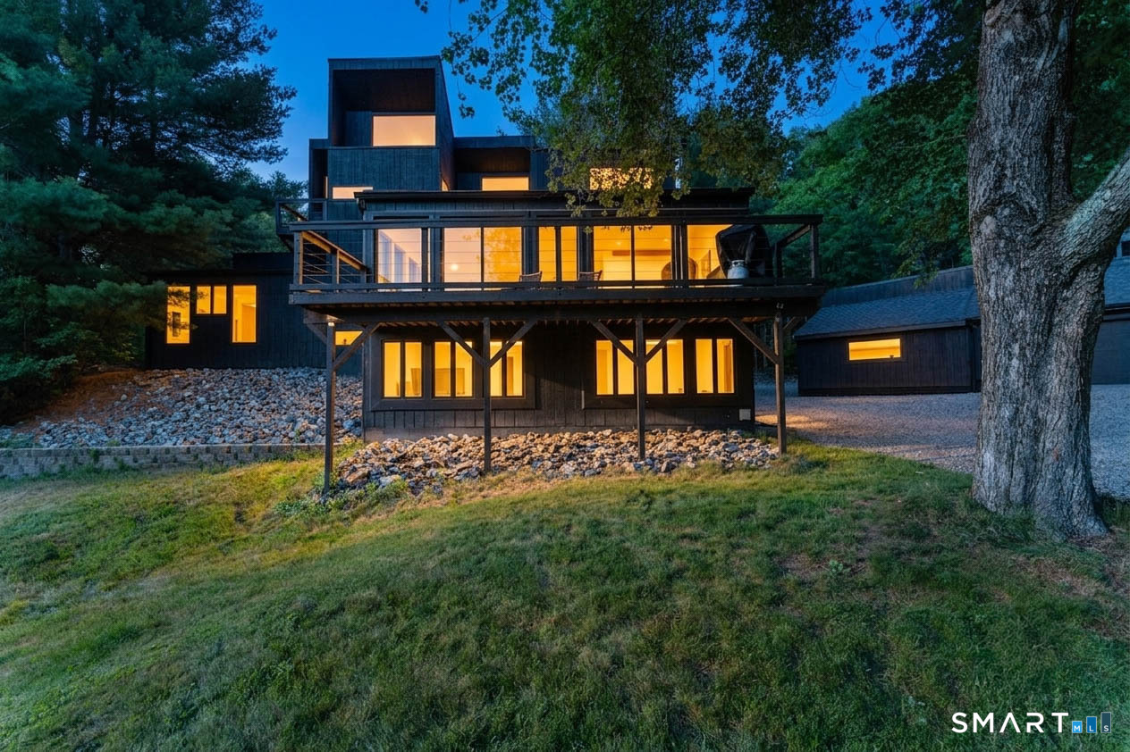 564 Hubbard Road Property Photo 1