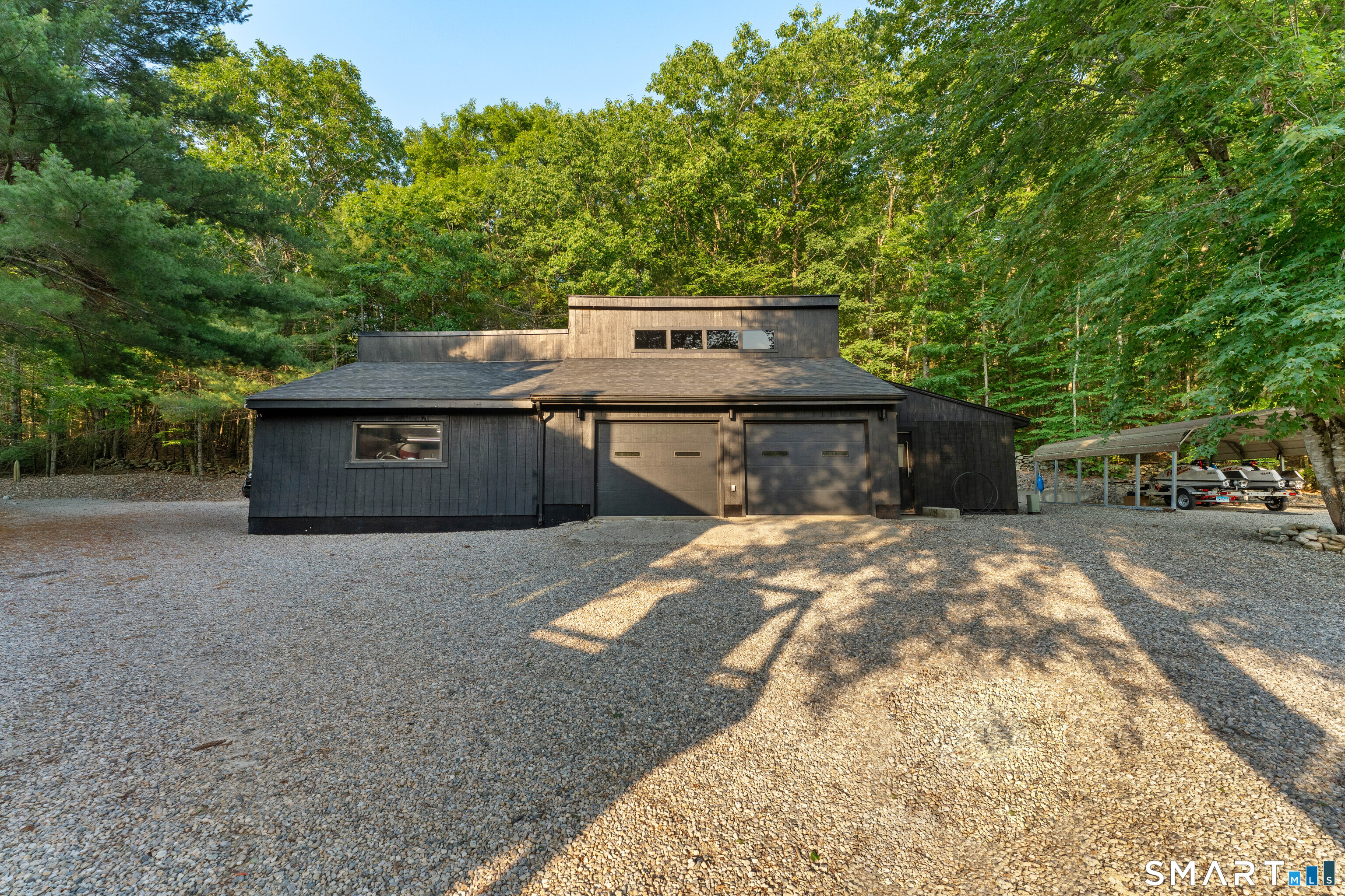 564 Hubbard Road Property Photo 4
