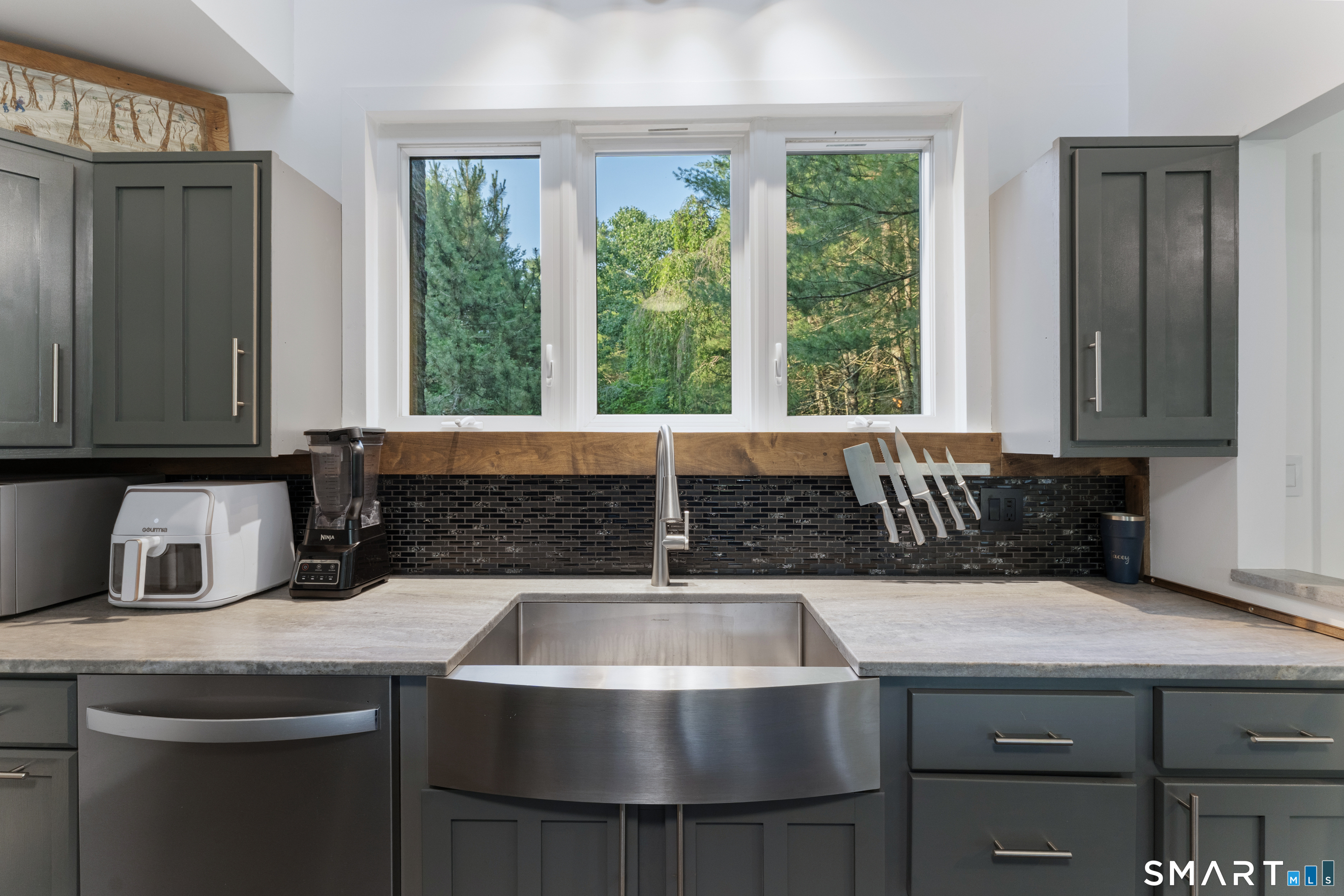 564 Hubbard Road Property Photo 10