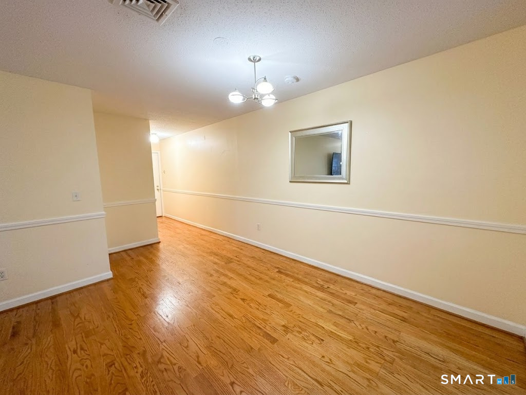 6 Concorde B4 Way Property Photo 8