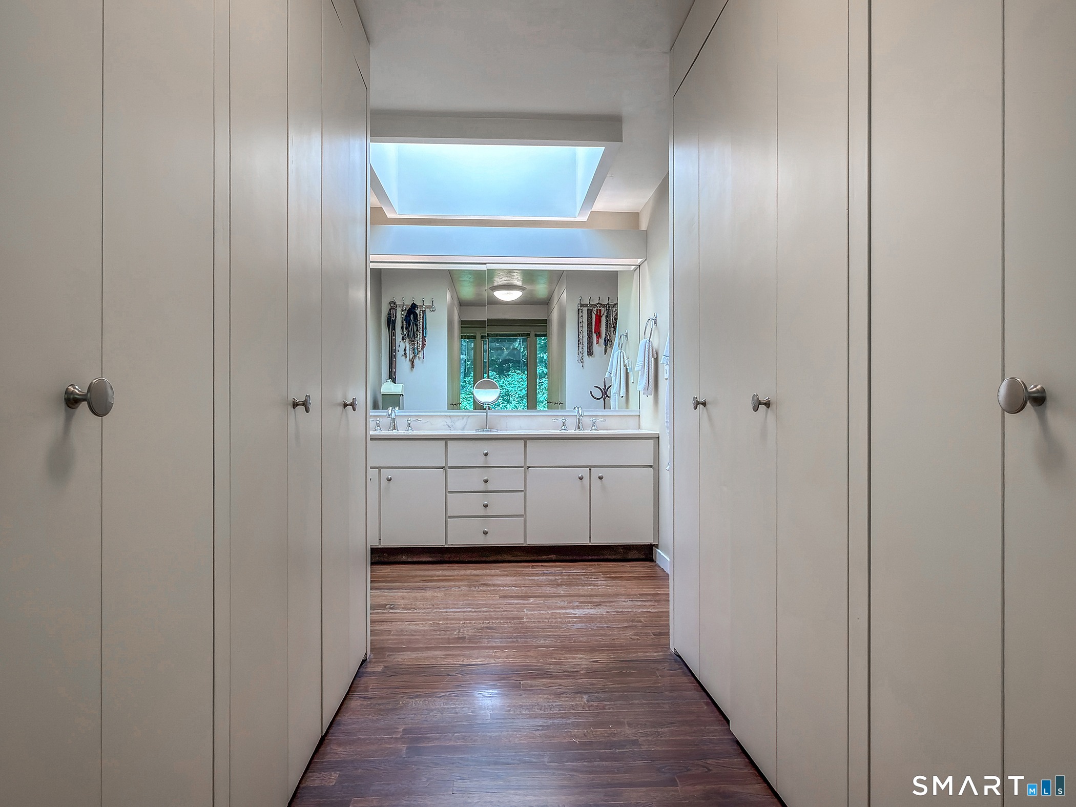 280 East South Street Property Photo 16