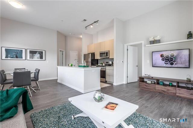 300 Glover B335 Avenue Property Photo 6