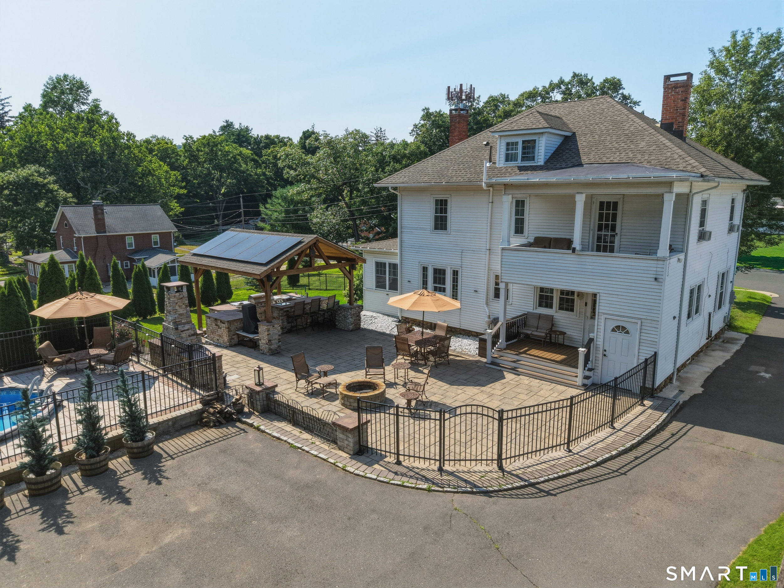 22 Sylvan Avenue Property Photo 3