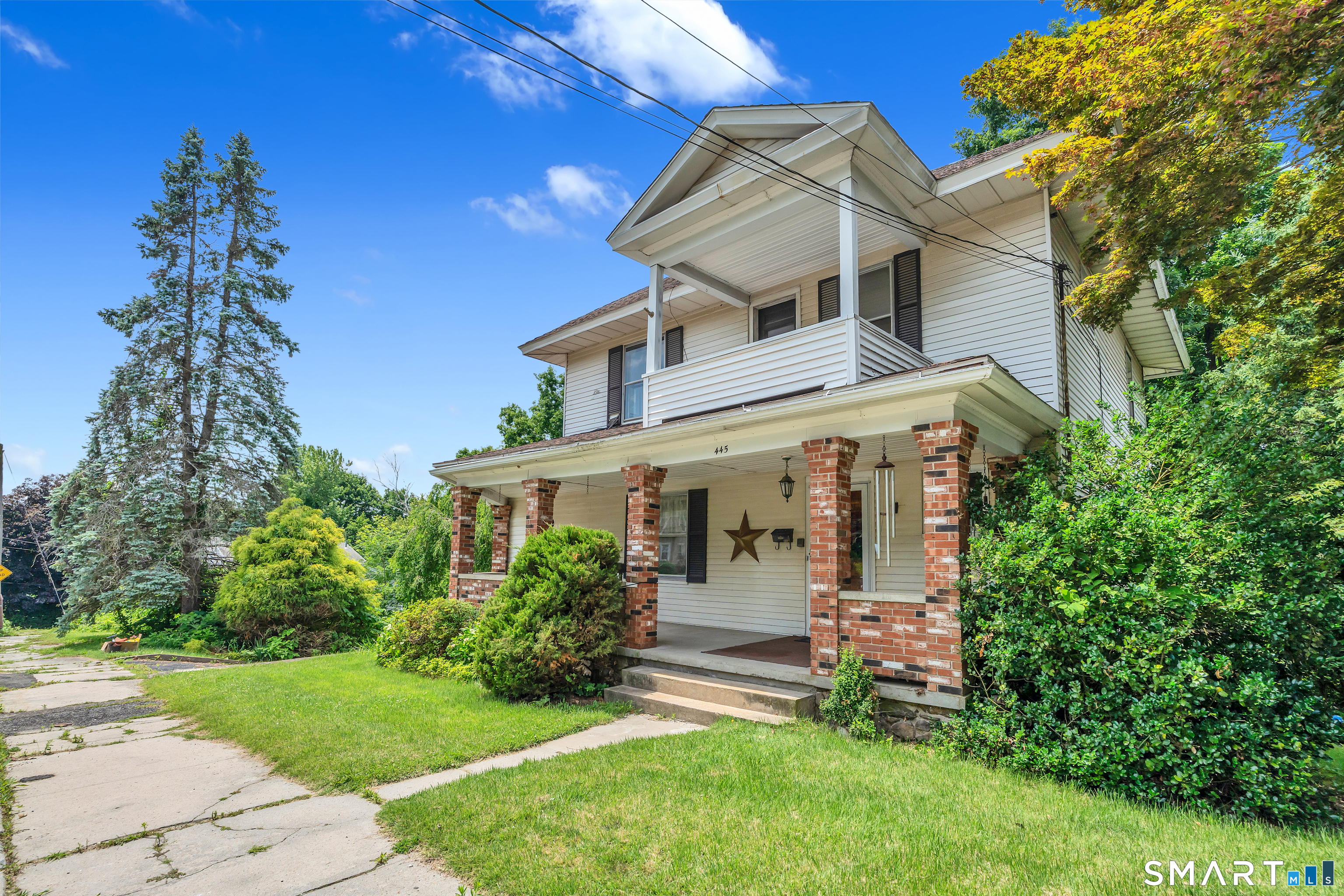 445 Farmington Avenue Property Photo 3