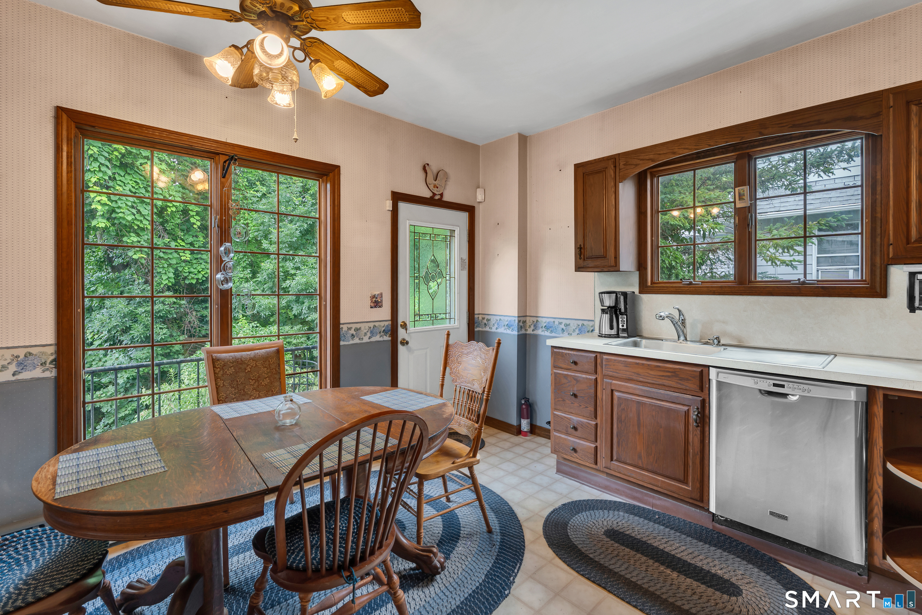 445 Farmington Avenue Property Photo 12