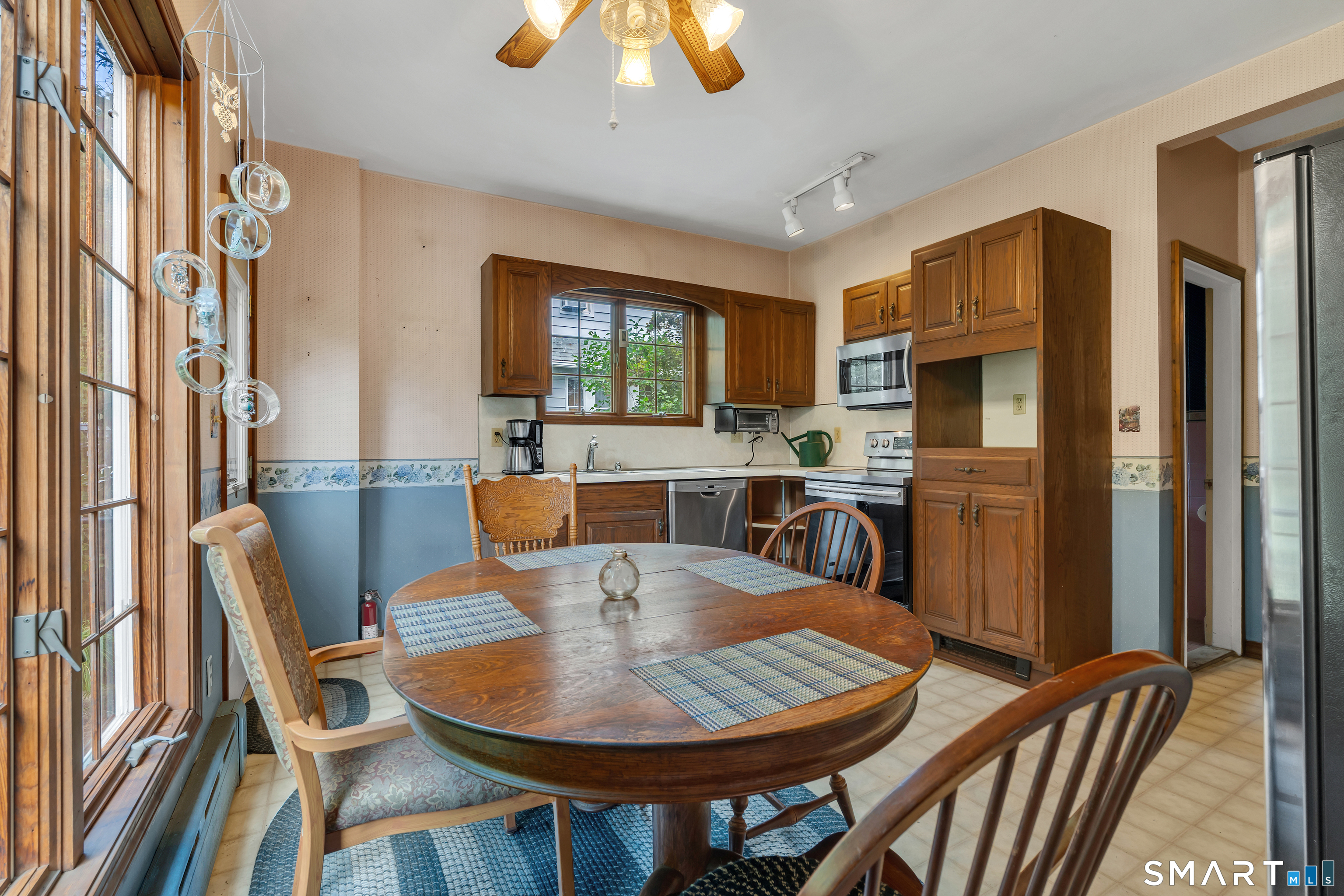 445 Farmington Avenue Property Photo 15