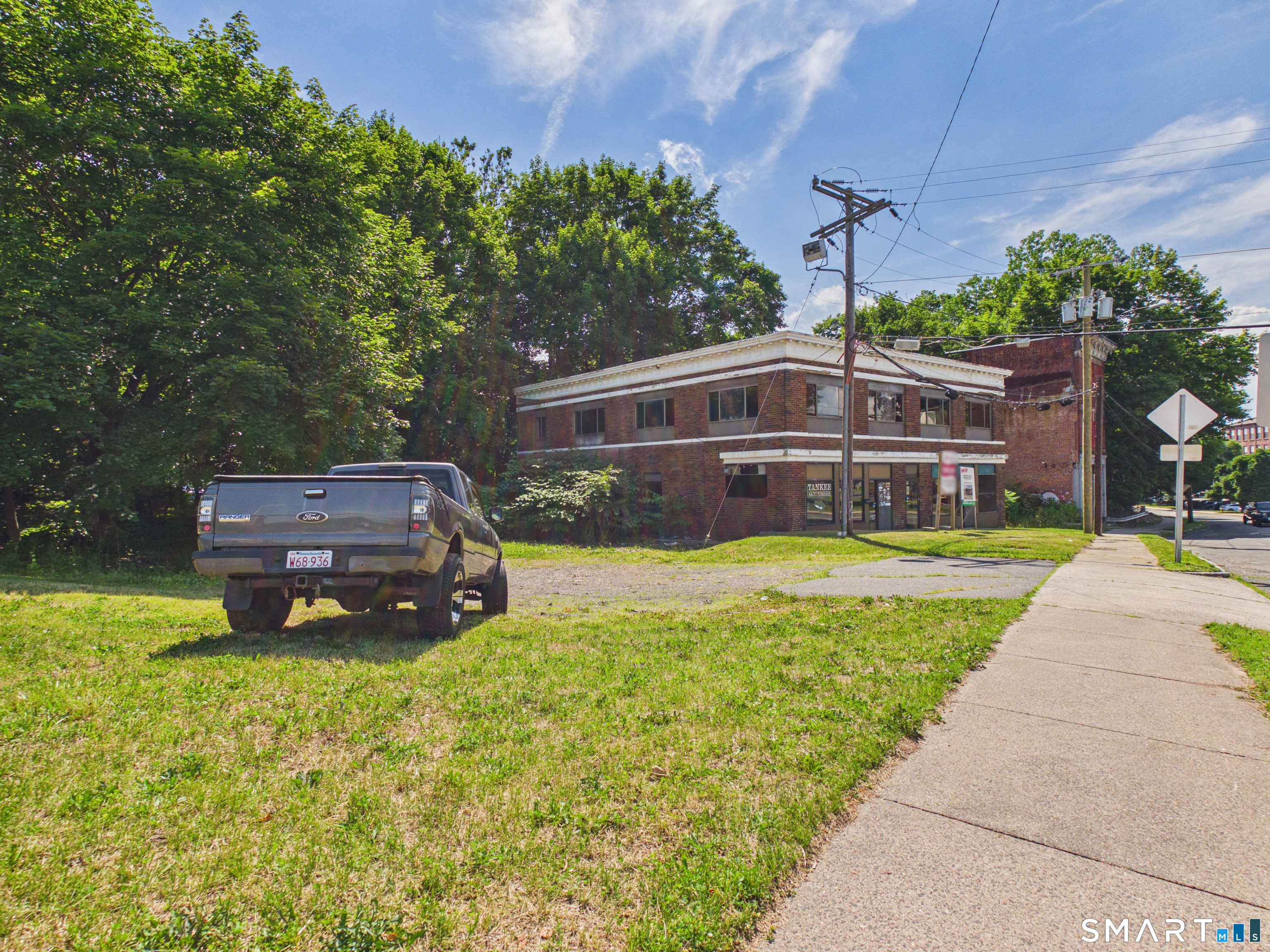 92 Main Street Property Photo 7