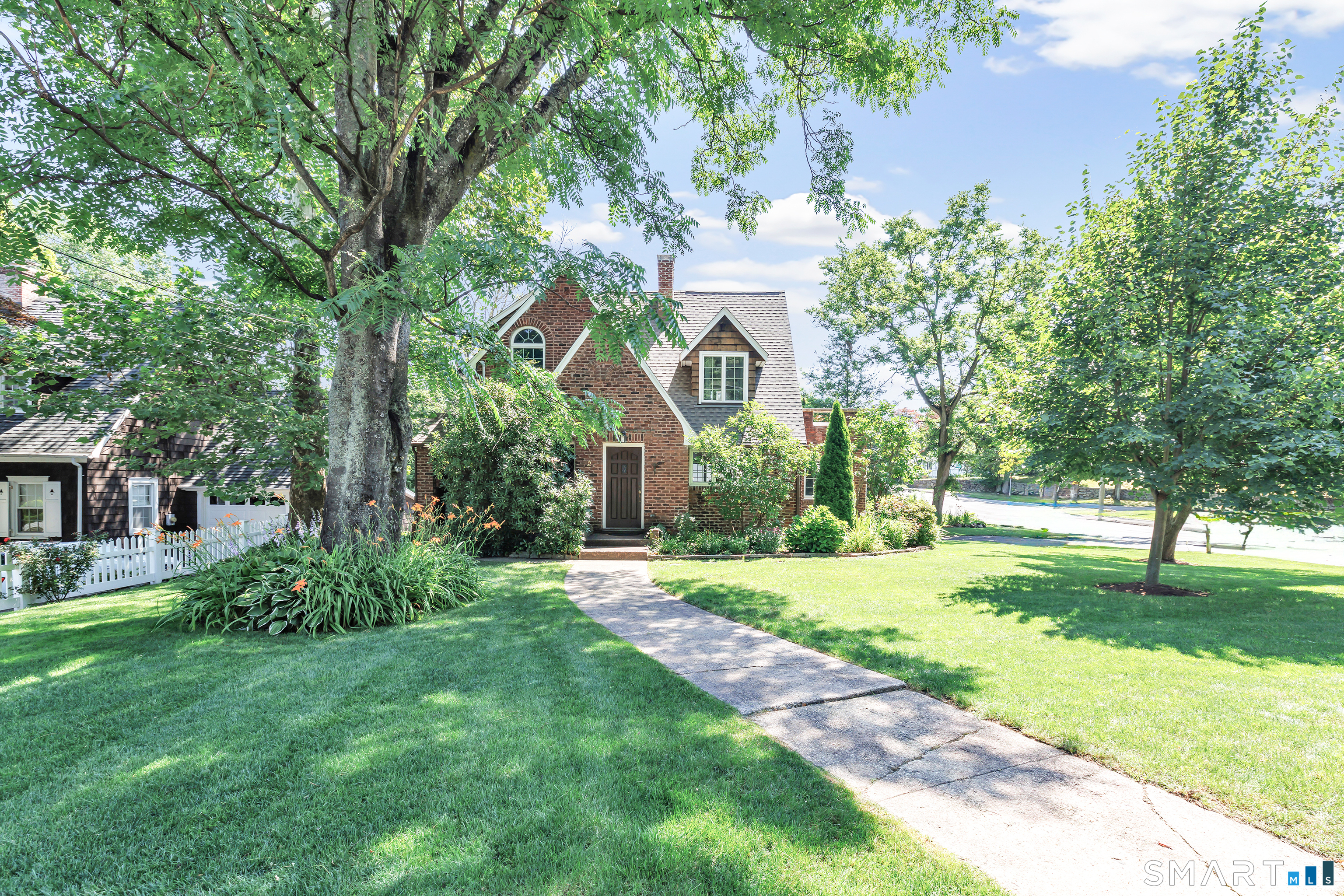2 Winthrop Avenue Property Photo 1