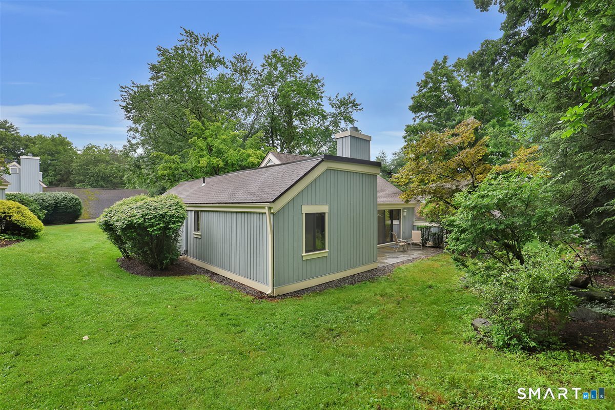 972 Heritage B Village Property Photo 33