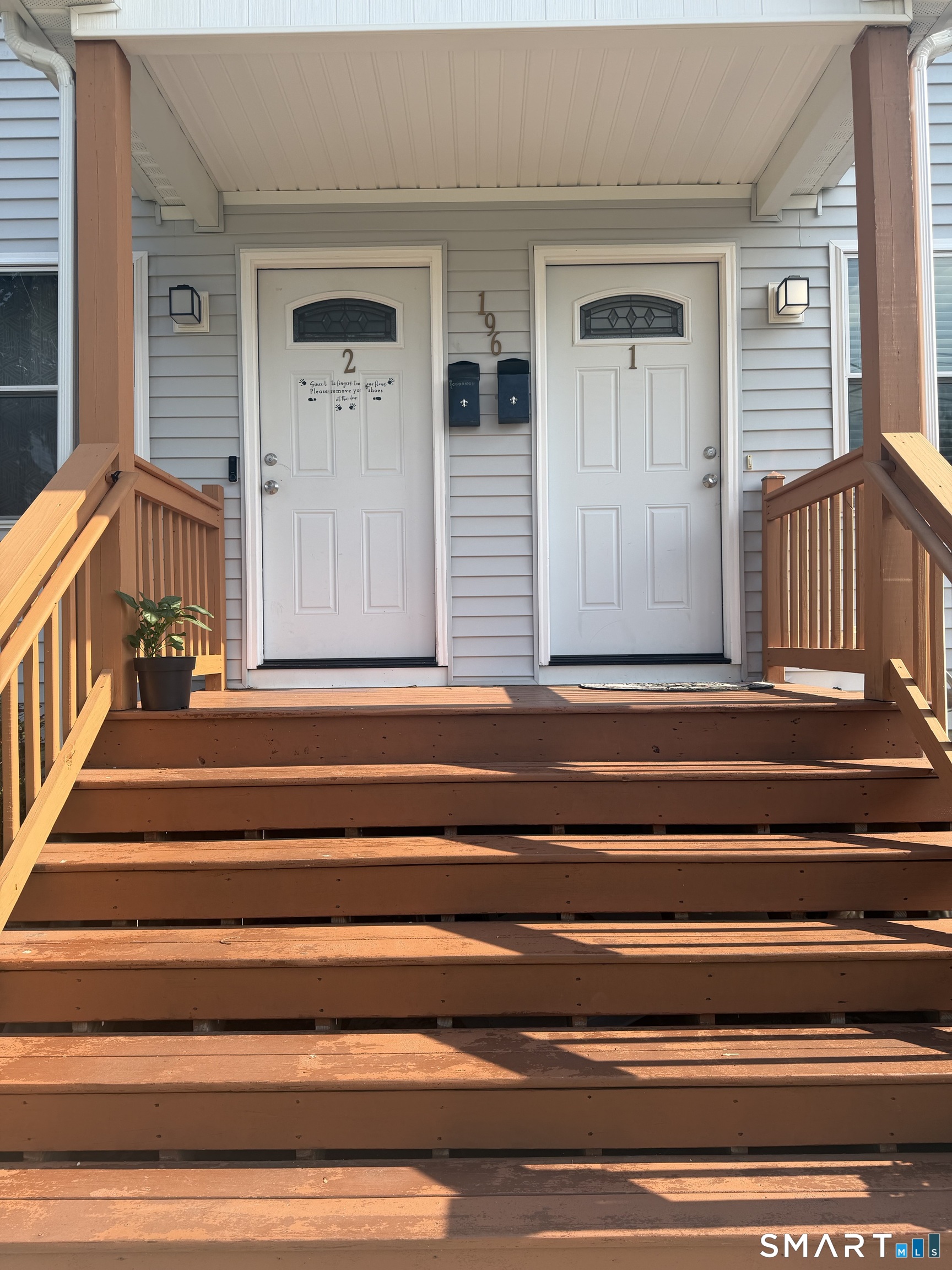196 Ohio Avenue Property Photo 1