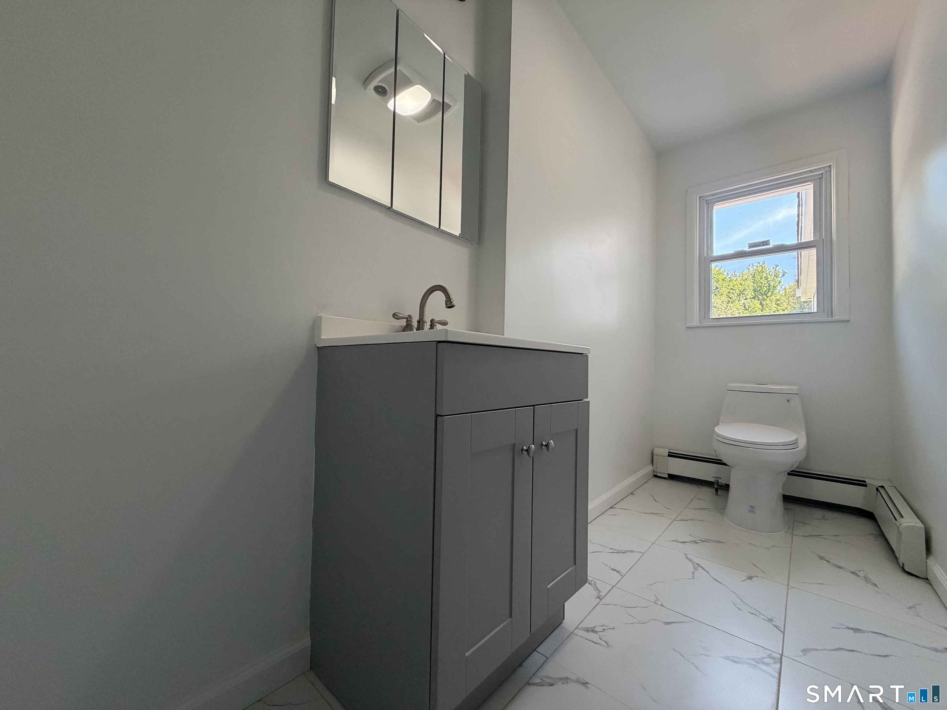 762 Woodin Street Property Photo 15