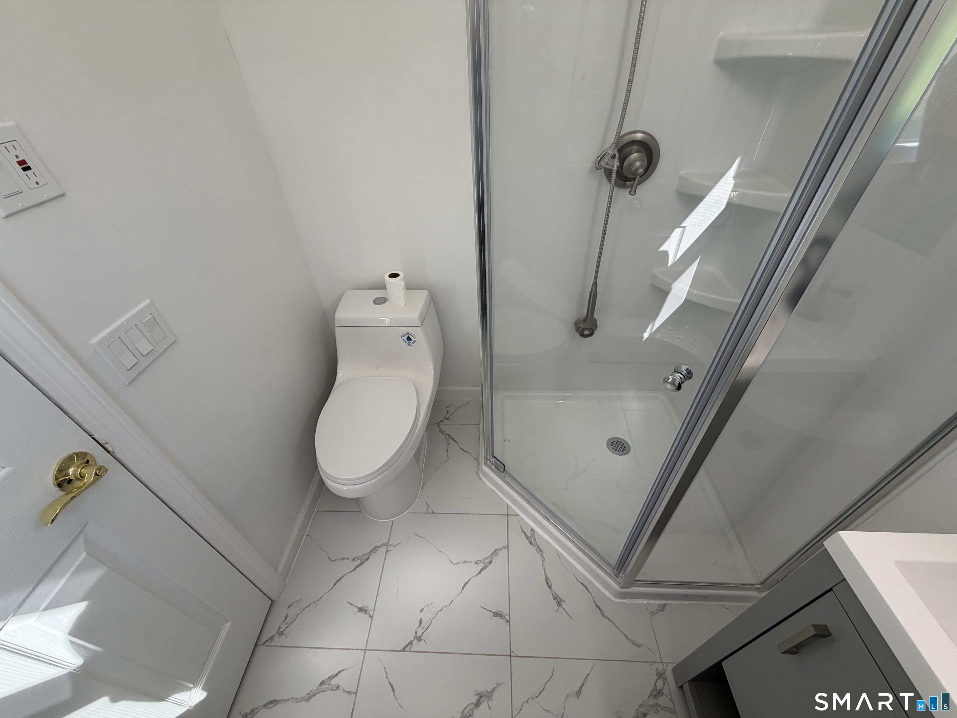 762 Woodin Street Property Photo 18