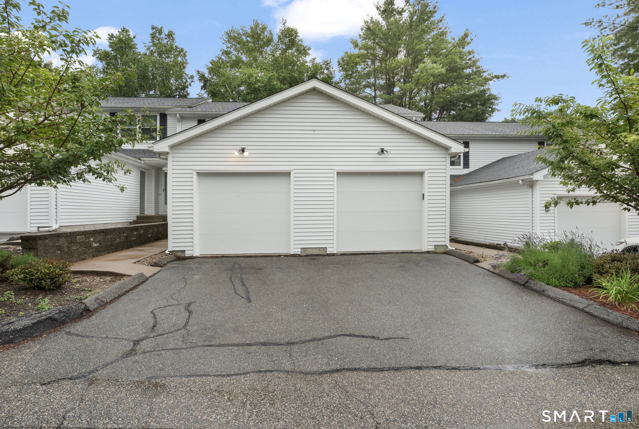 29 Kathleen 5C Drive Property Photo 1