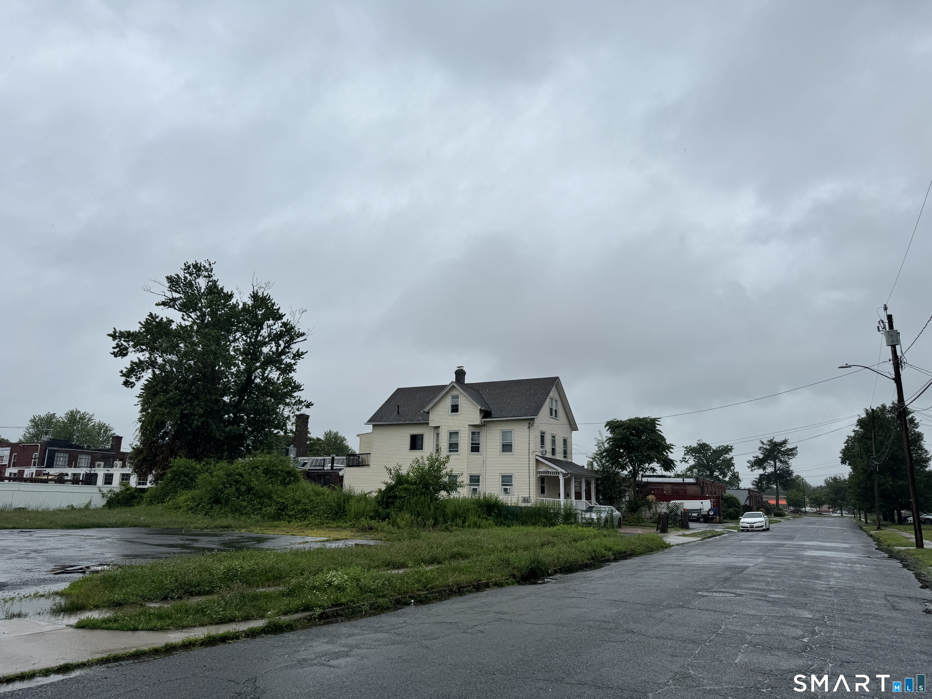 481 New Park Avenue Property Photo 3