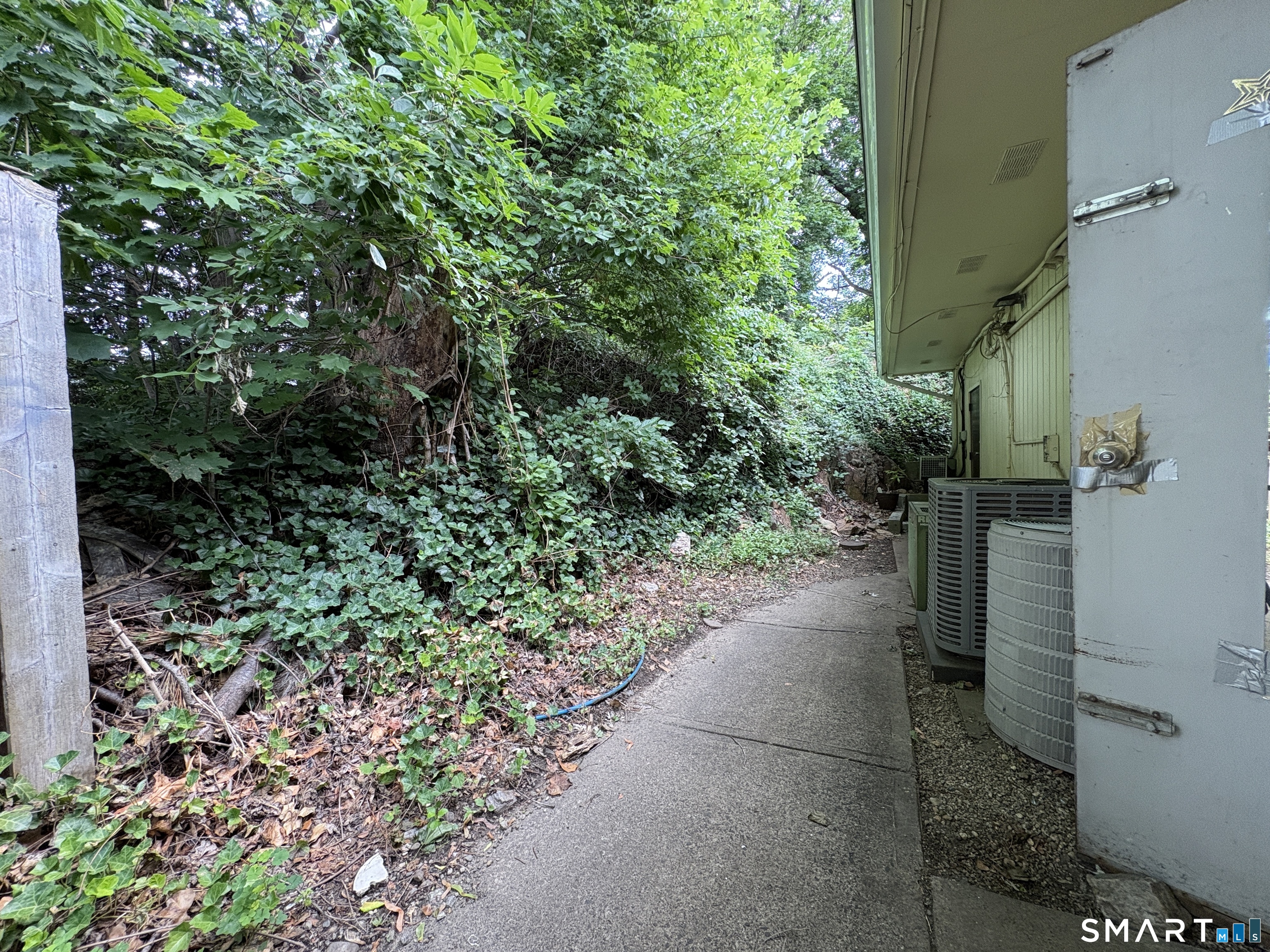 Bridgeport Avenue Property Photo 33