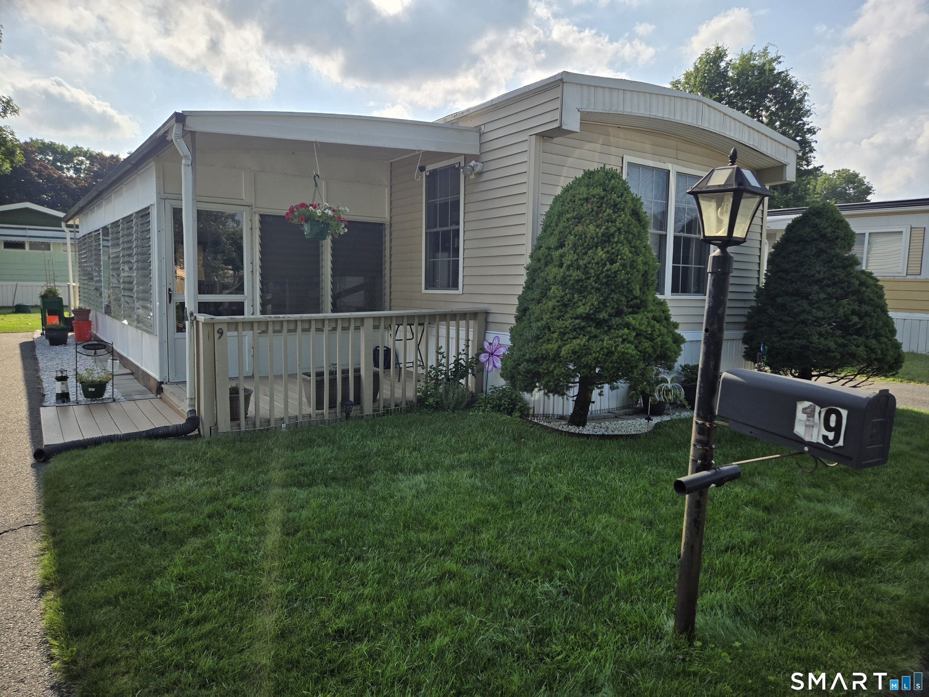 19 Arapaho Drive Property Photo 1