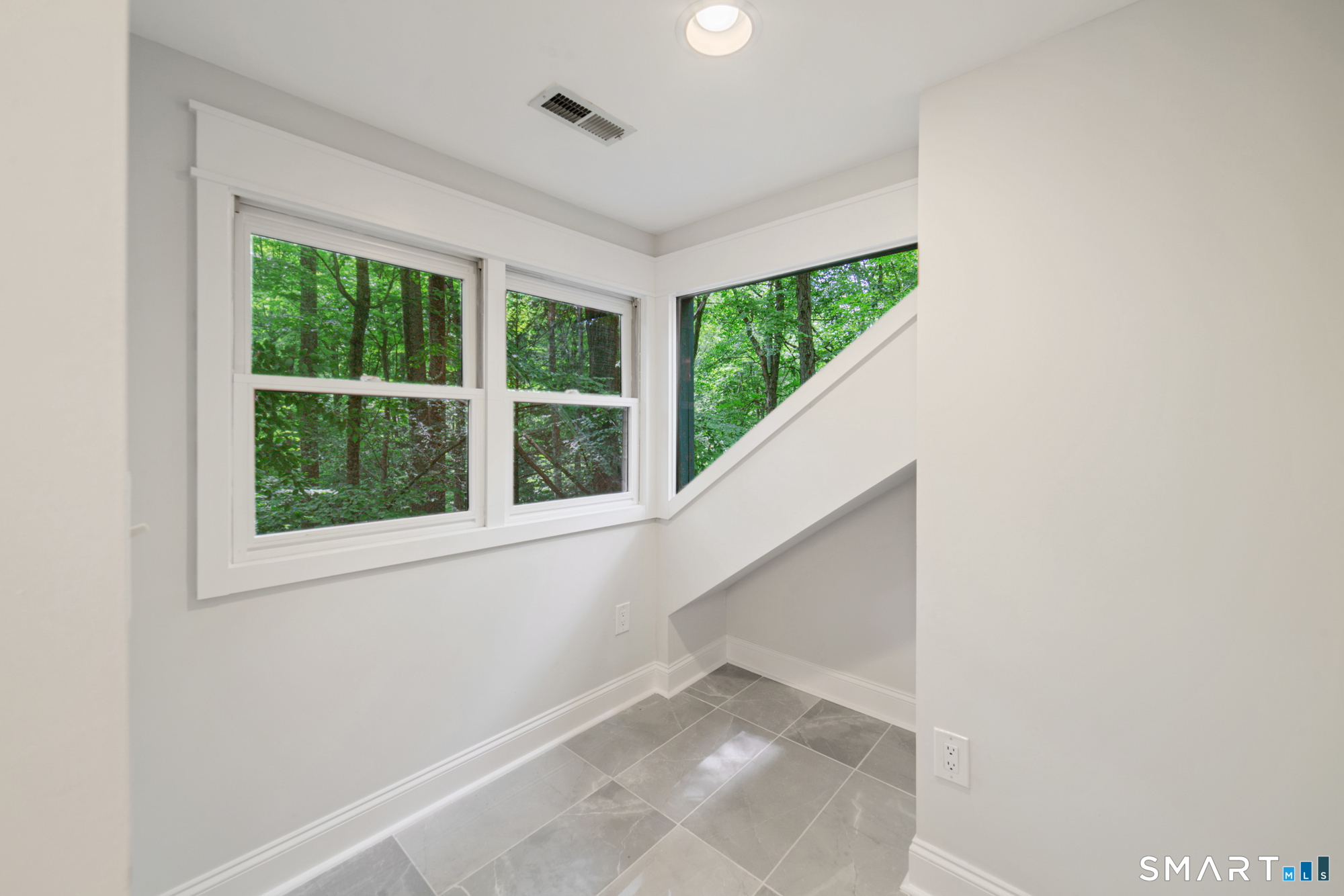 17 Bradley Lane Property Photo 32