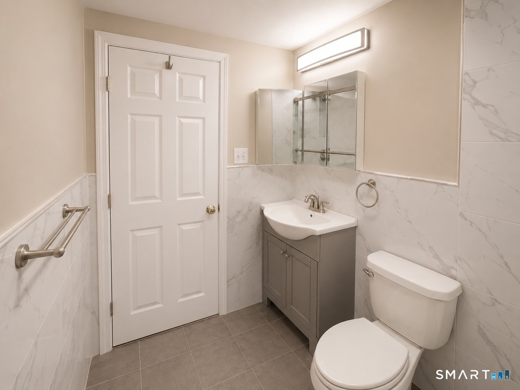 502 Main East Street Property Photo 14