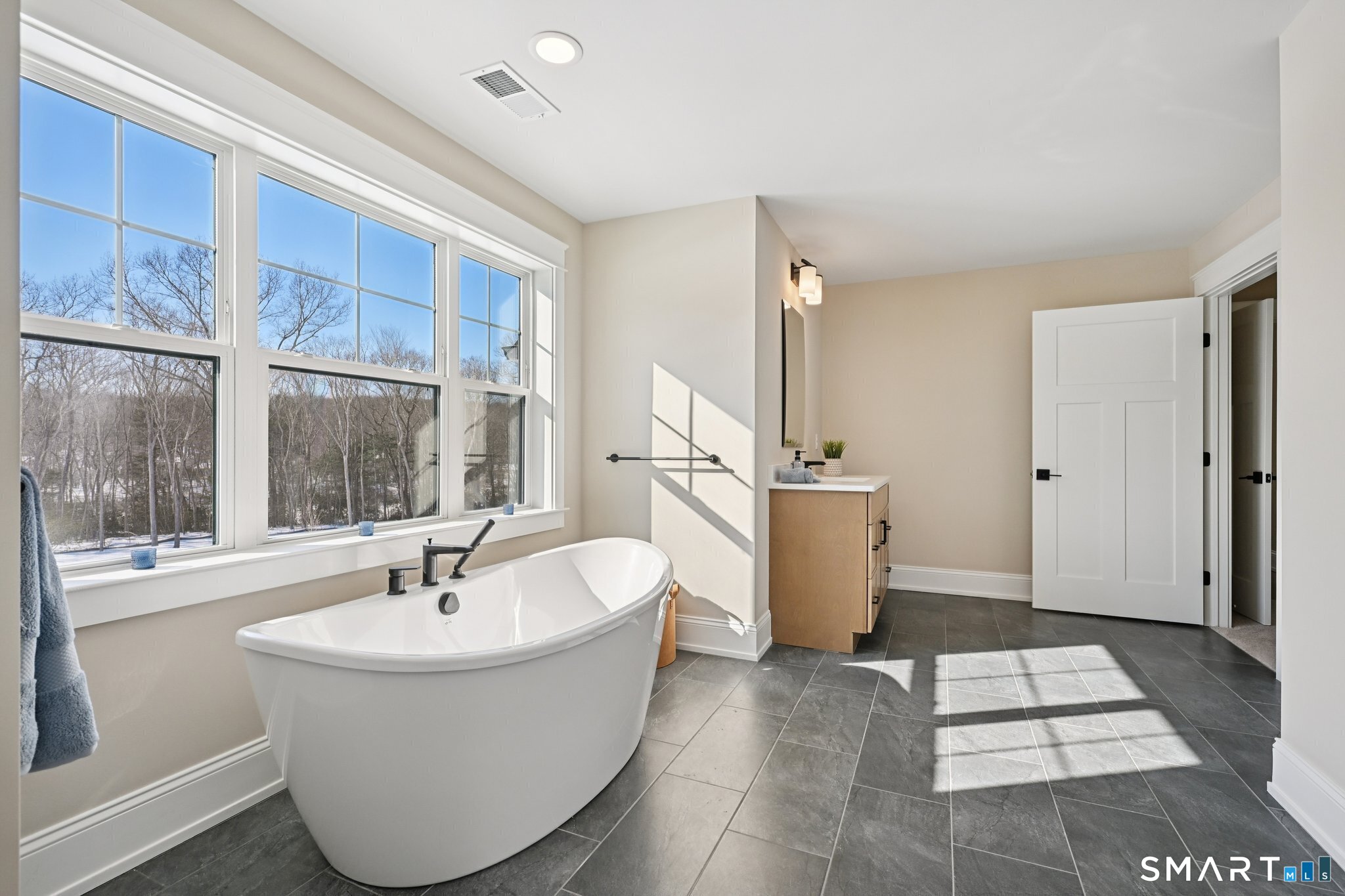 20 Twin Valley Road Property Photo 28