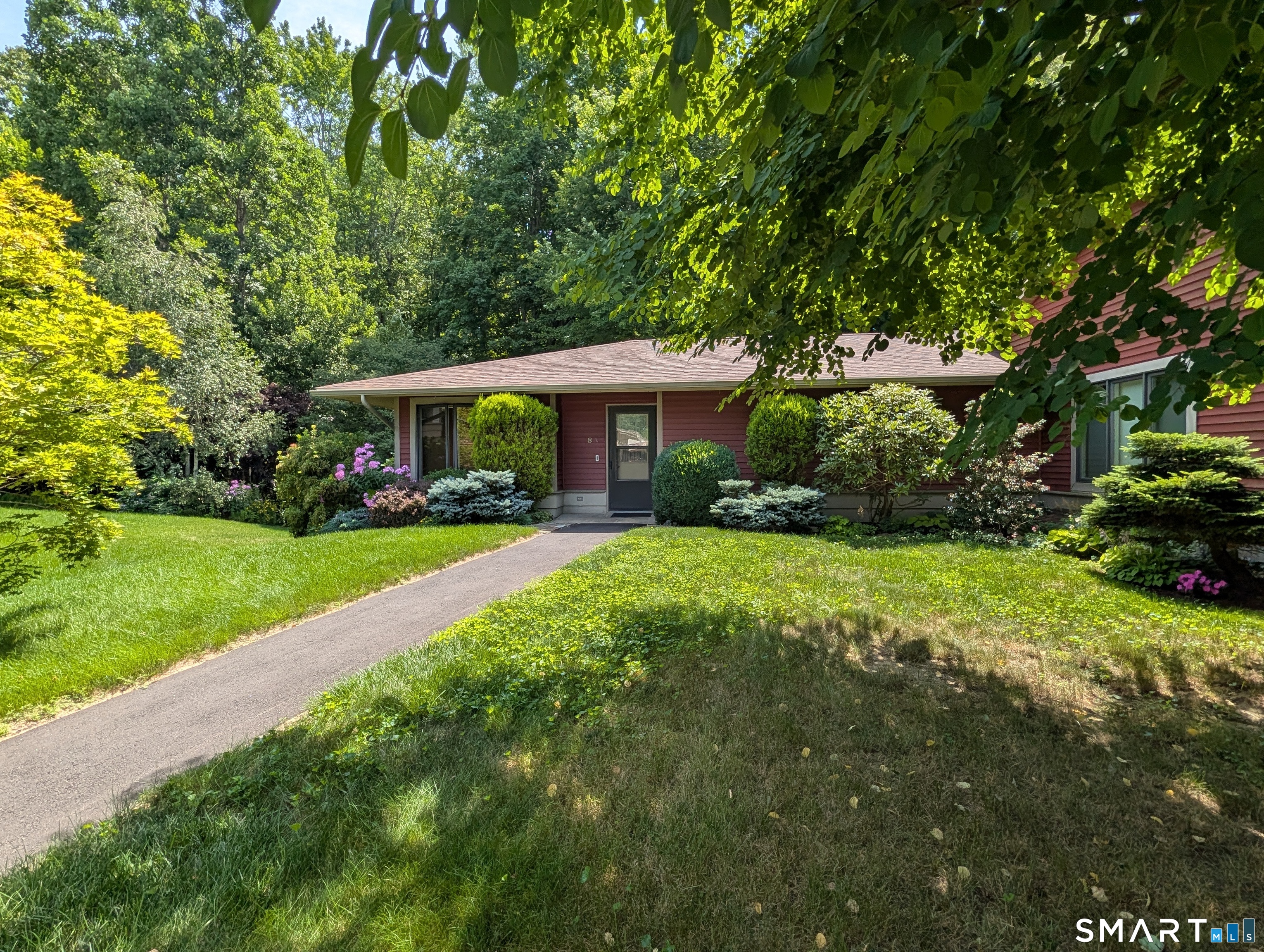 8 Sycamore A Drive Property Photo 1