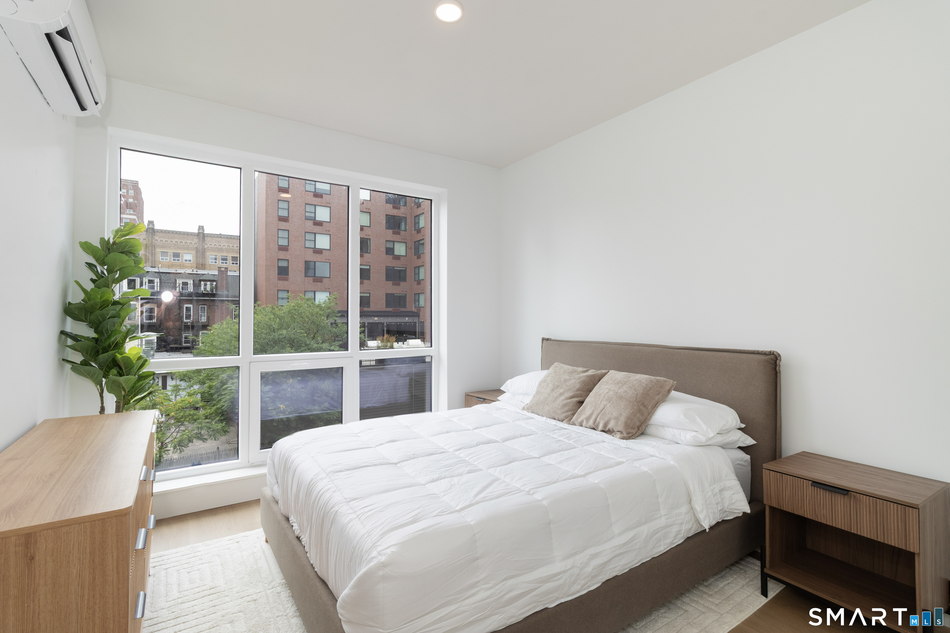 19 Elm 415 Street Property Photo 5