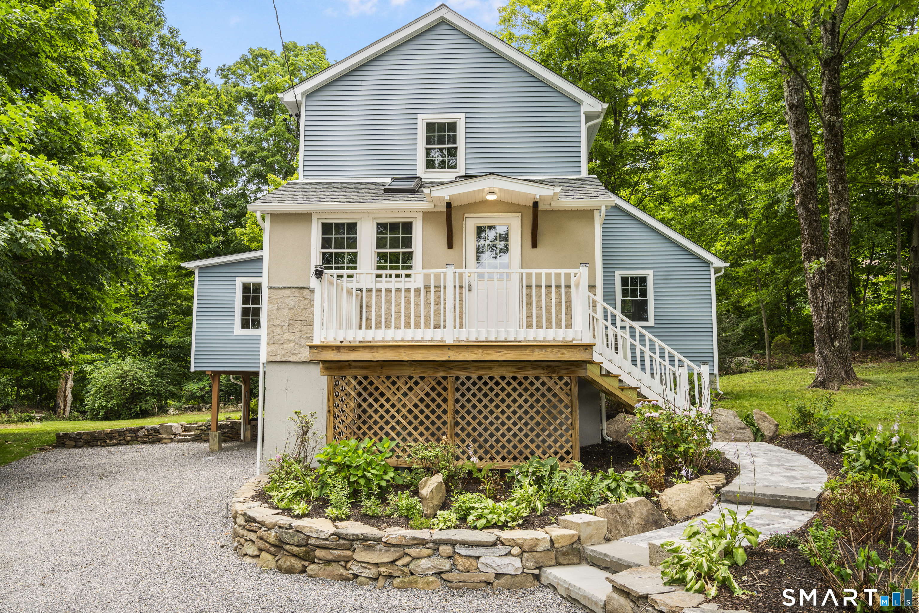 195 Reaching Hill Road Property Photo 1