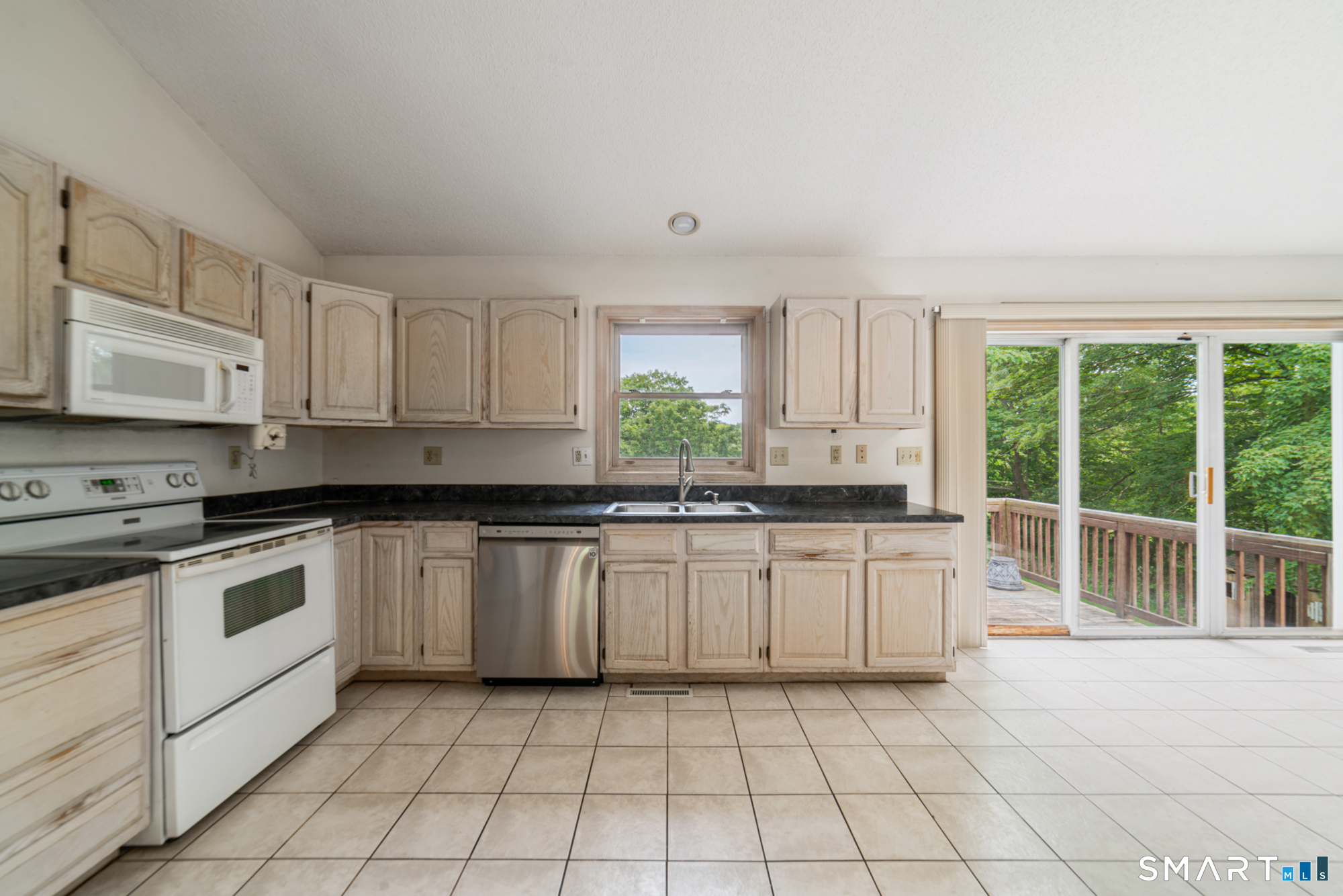 1 Lasalette Way Property Photo 12