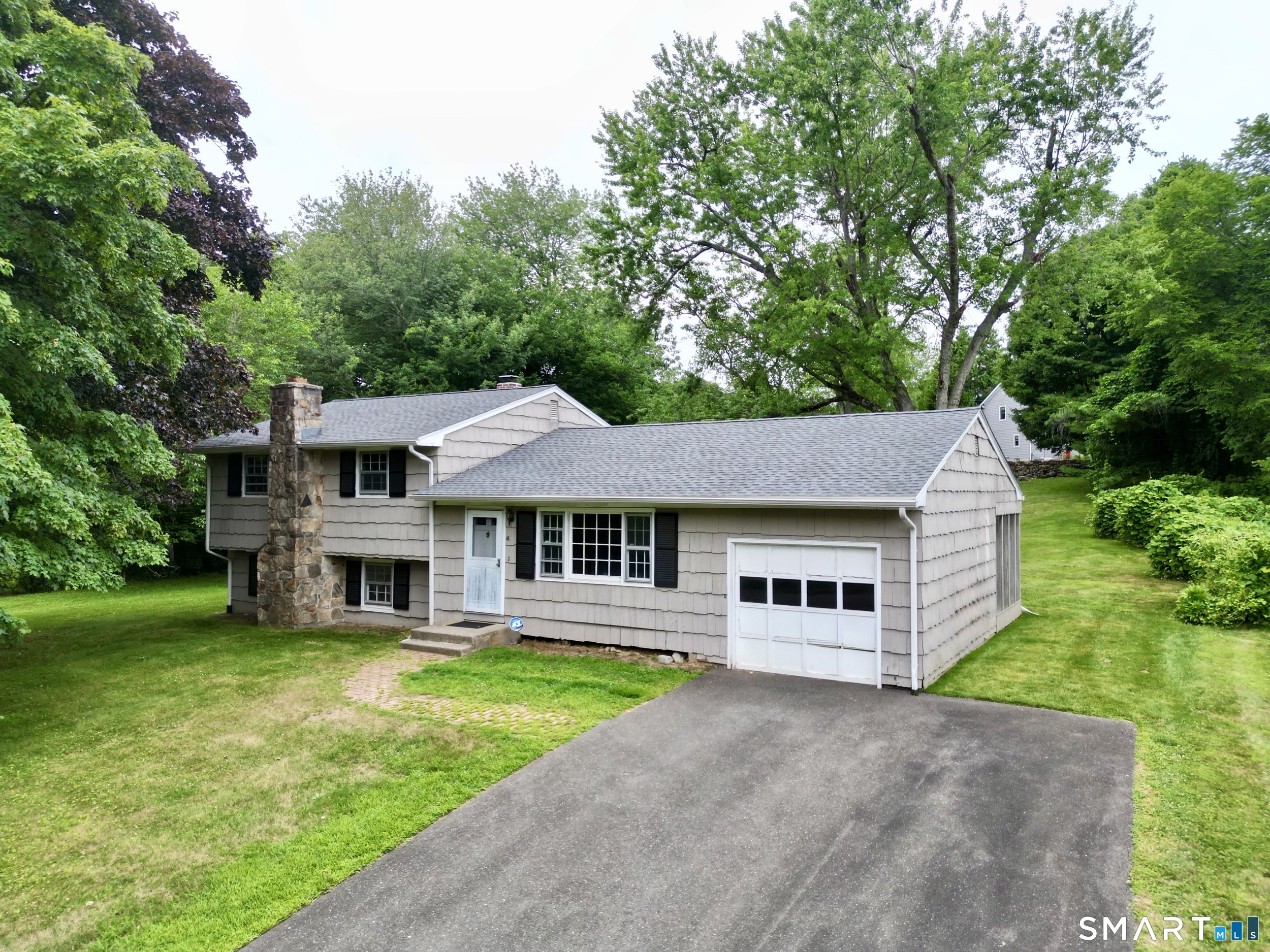16 Floral Lane Property Photo 1