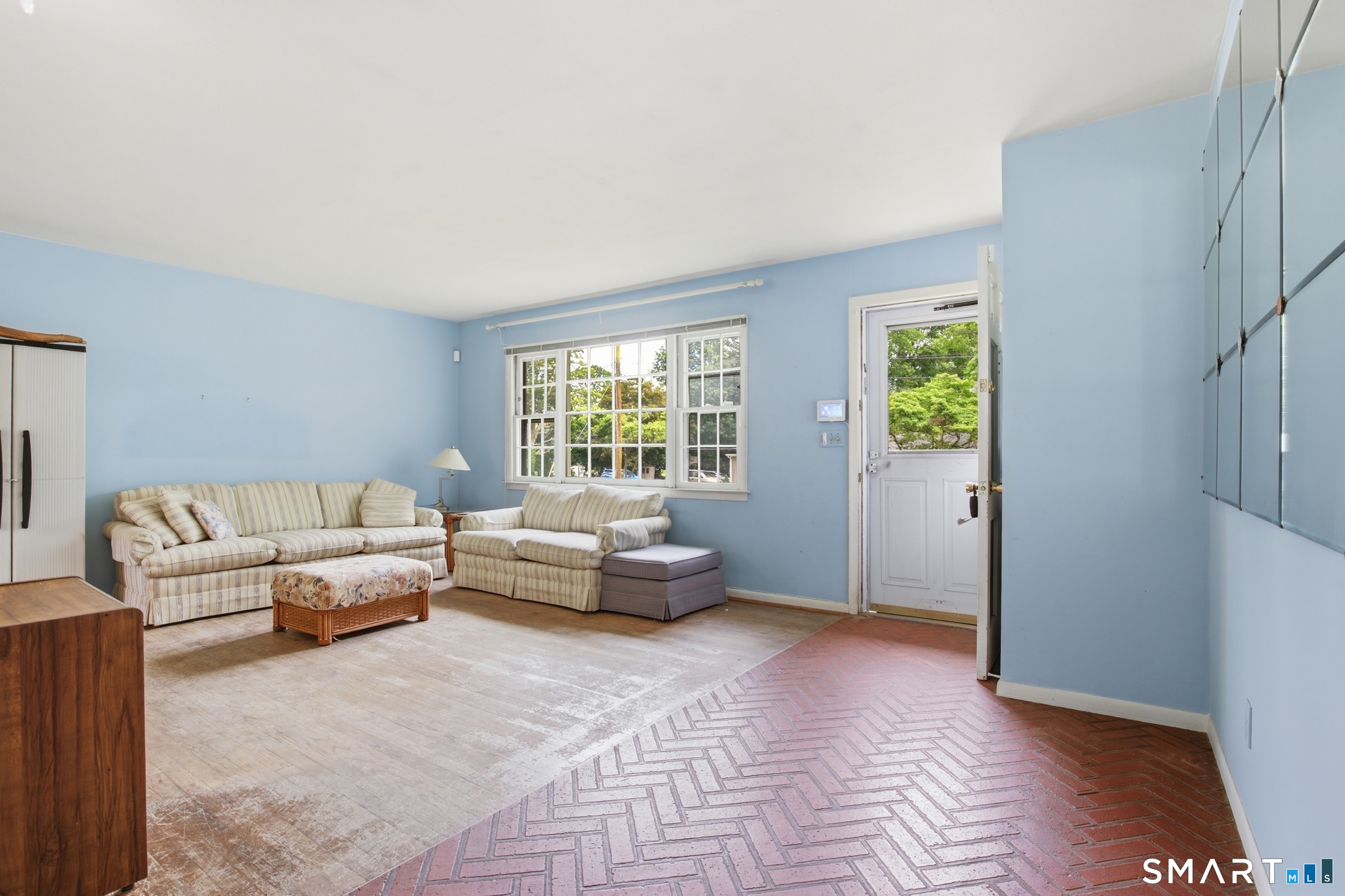 16 Floral Lane Property Photo 4