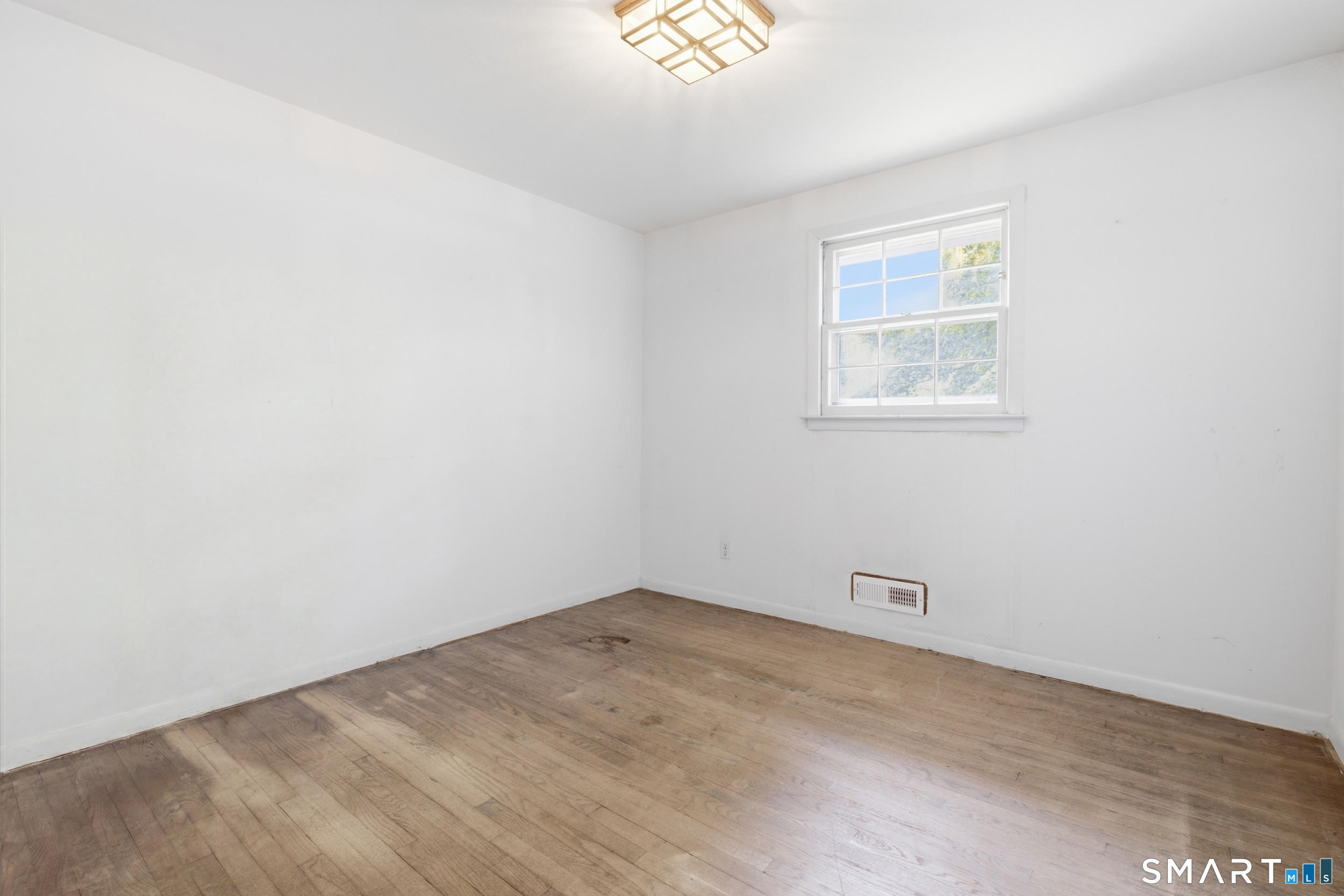 16 Floral Lane Property Photo 19