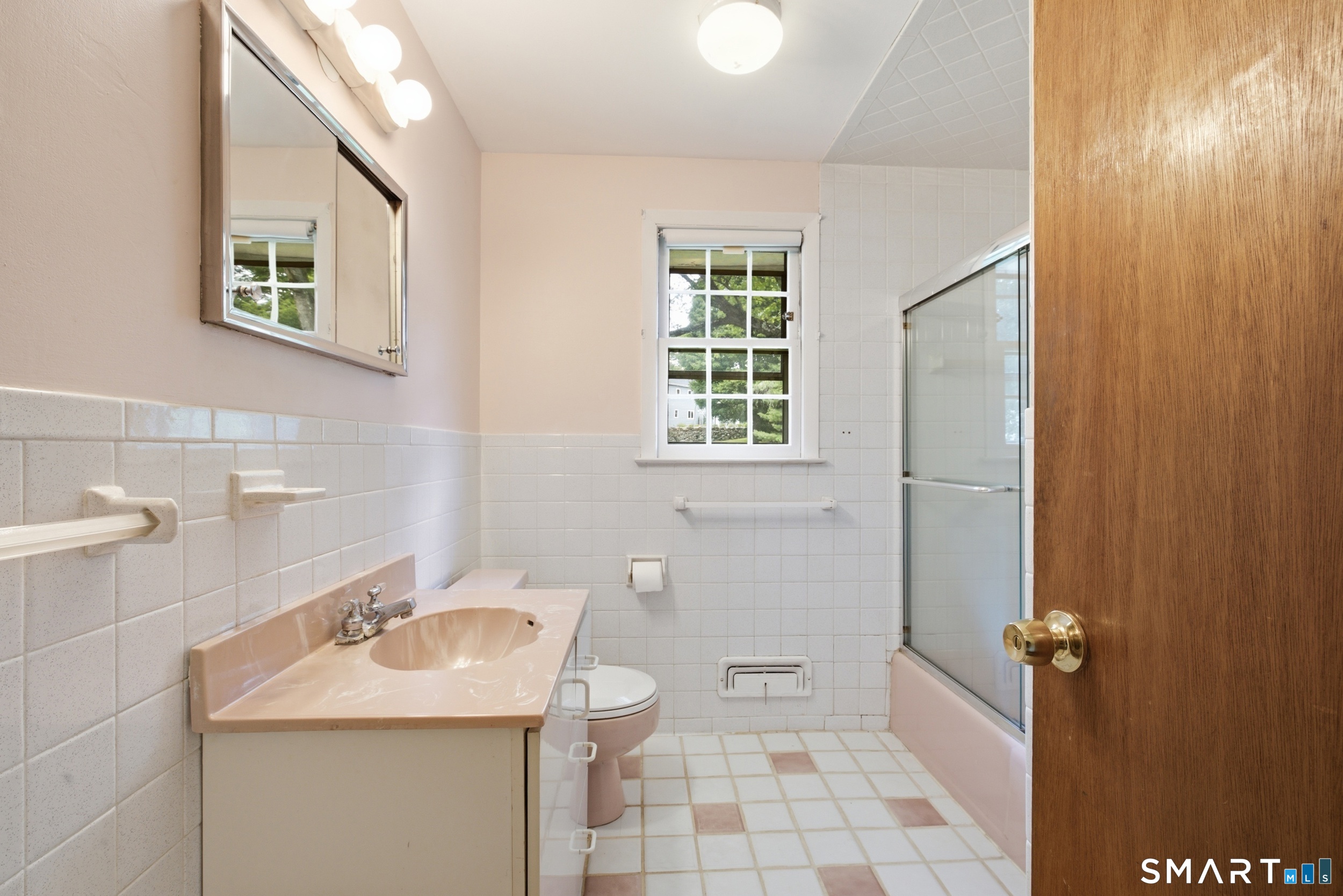 16 Floral Lane Property Photo 21
