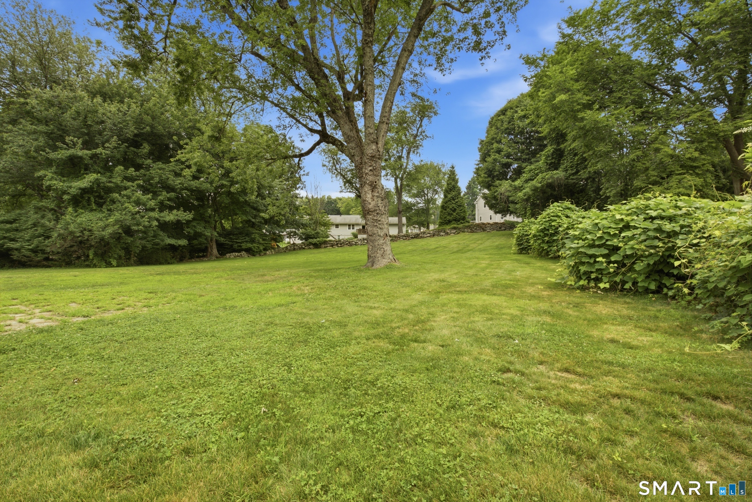 16 Floral Lane Property Photo 33
